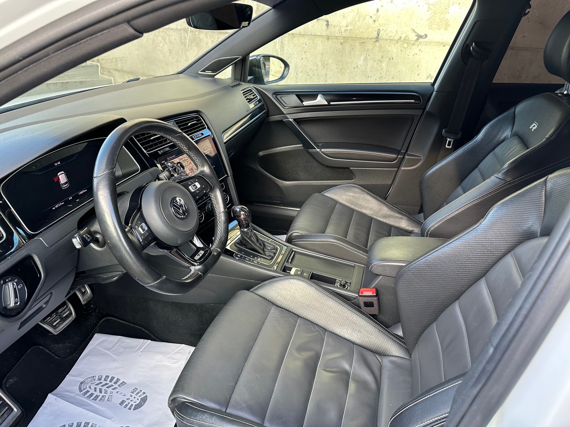 VW Golf 2.0 TSI R ABT 4Motion DSG-image-9