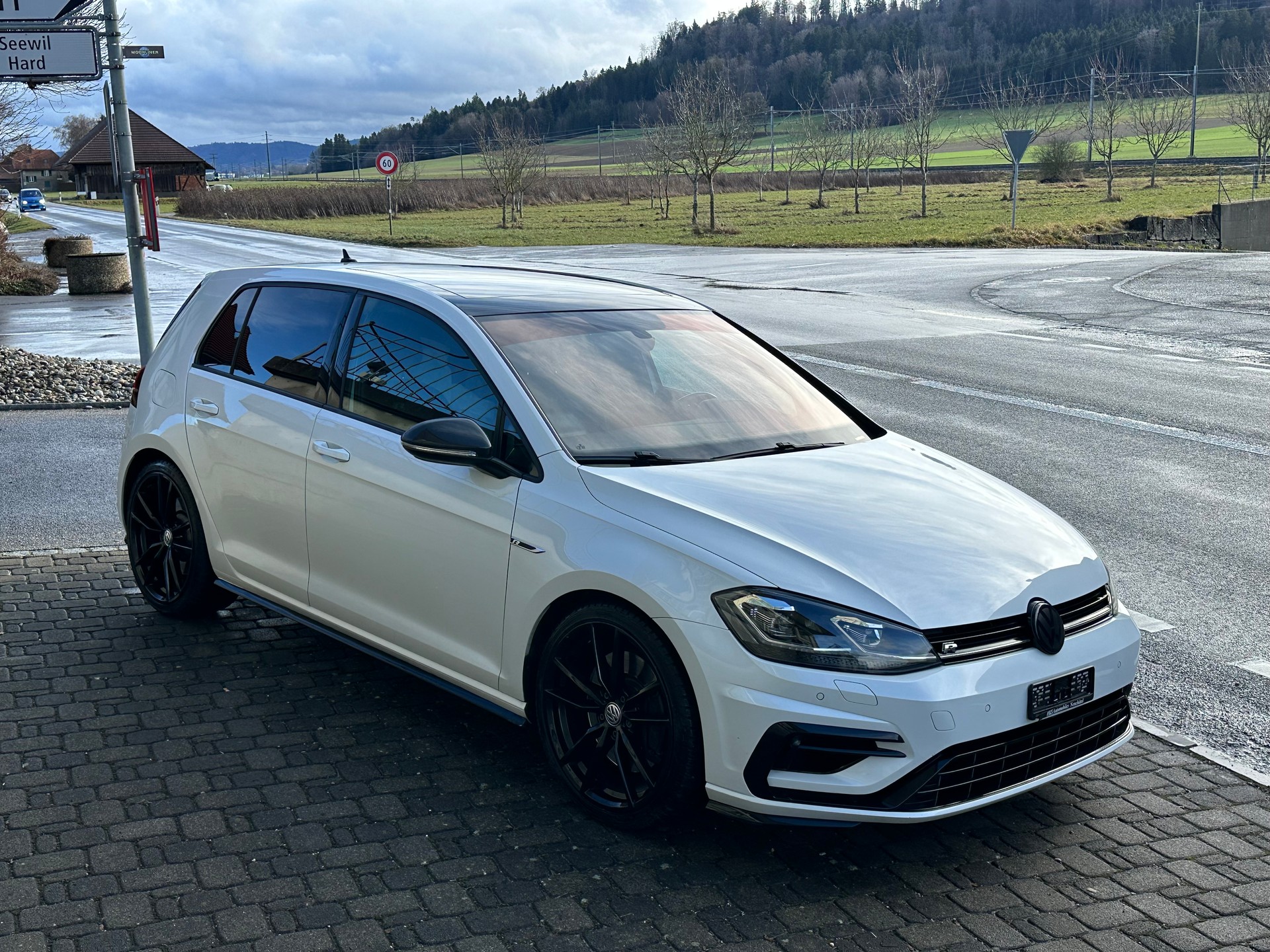 VW Golf 2.0 TSI R ABT 4Motion DSG-image-7