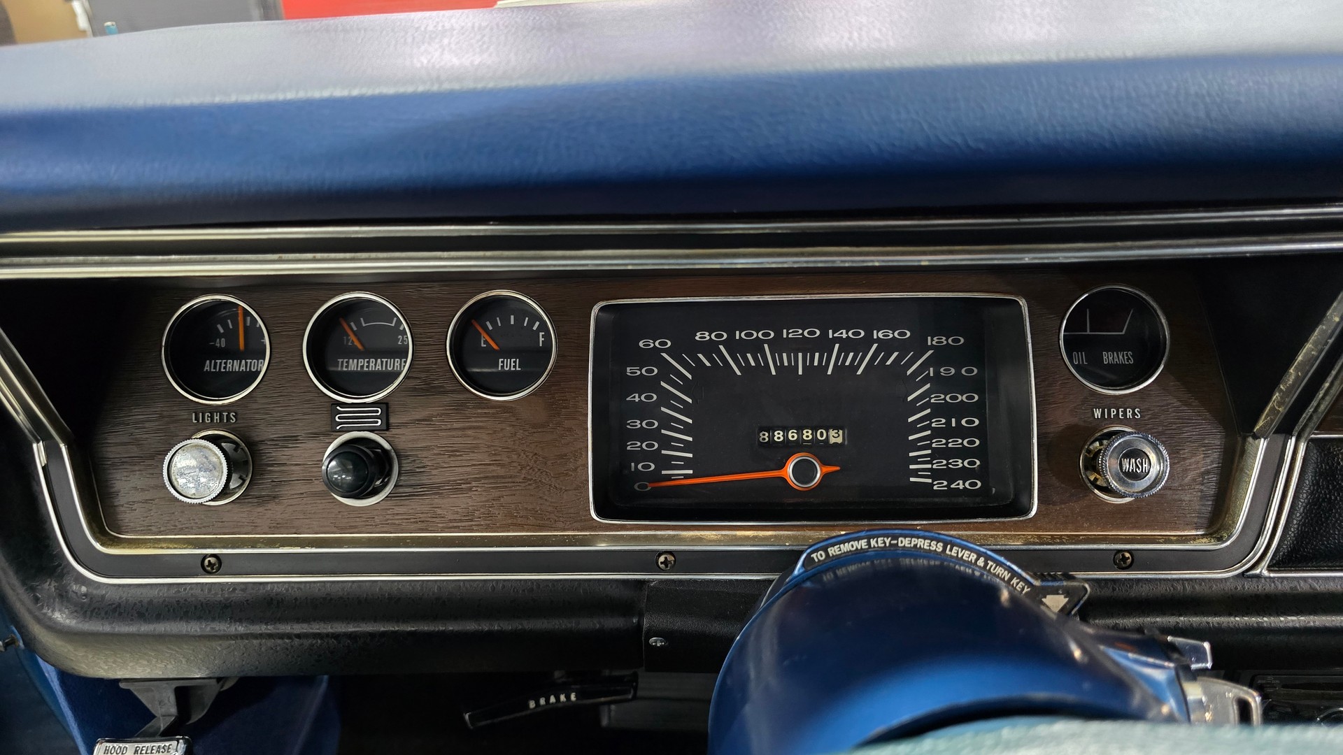 CHRYSLER Sport Coupé 5.2 V8 318 cui-image-28