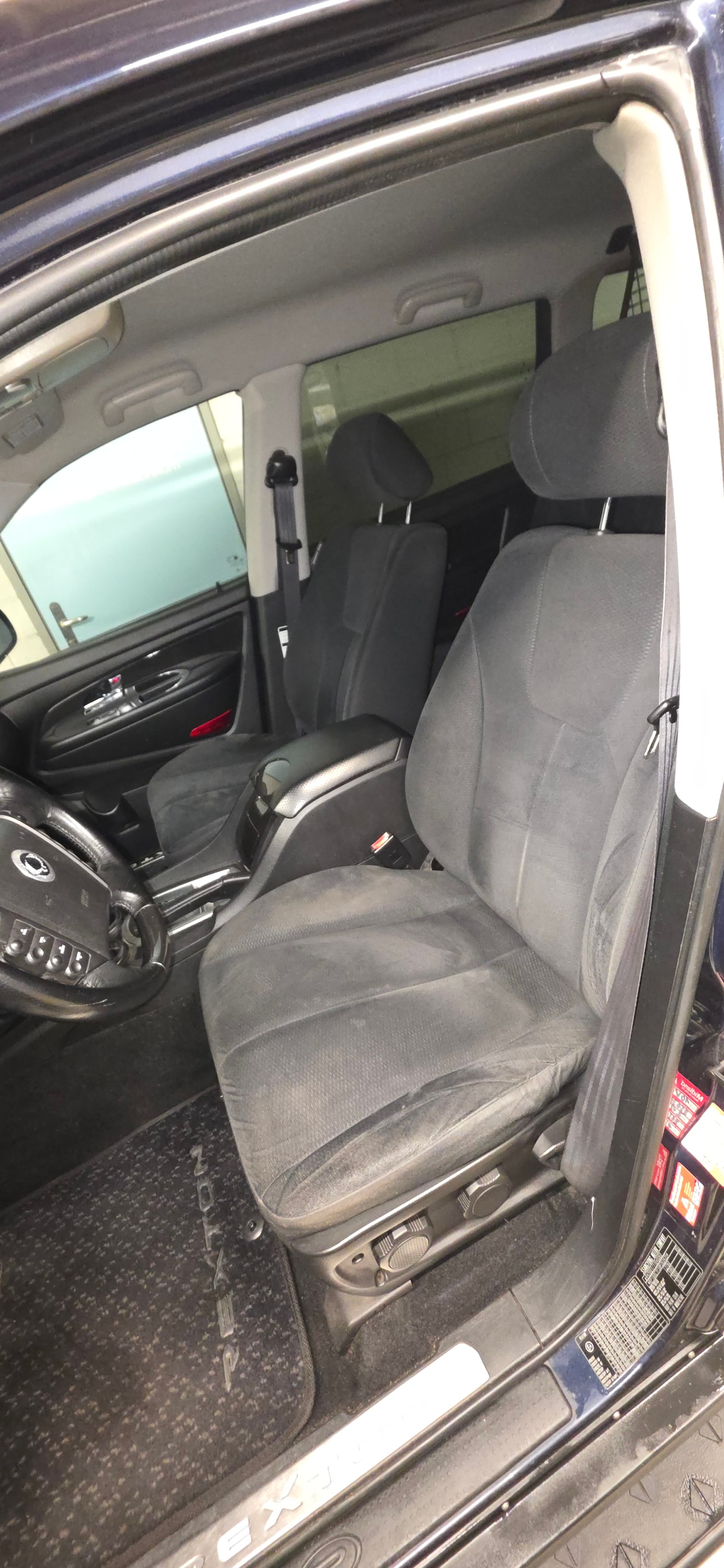 KGM-SsangYong Rexton RX 270 XVT Genesis Automatic-image-9