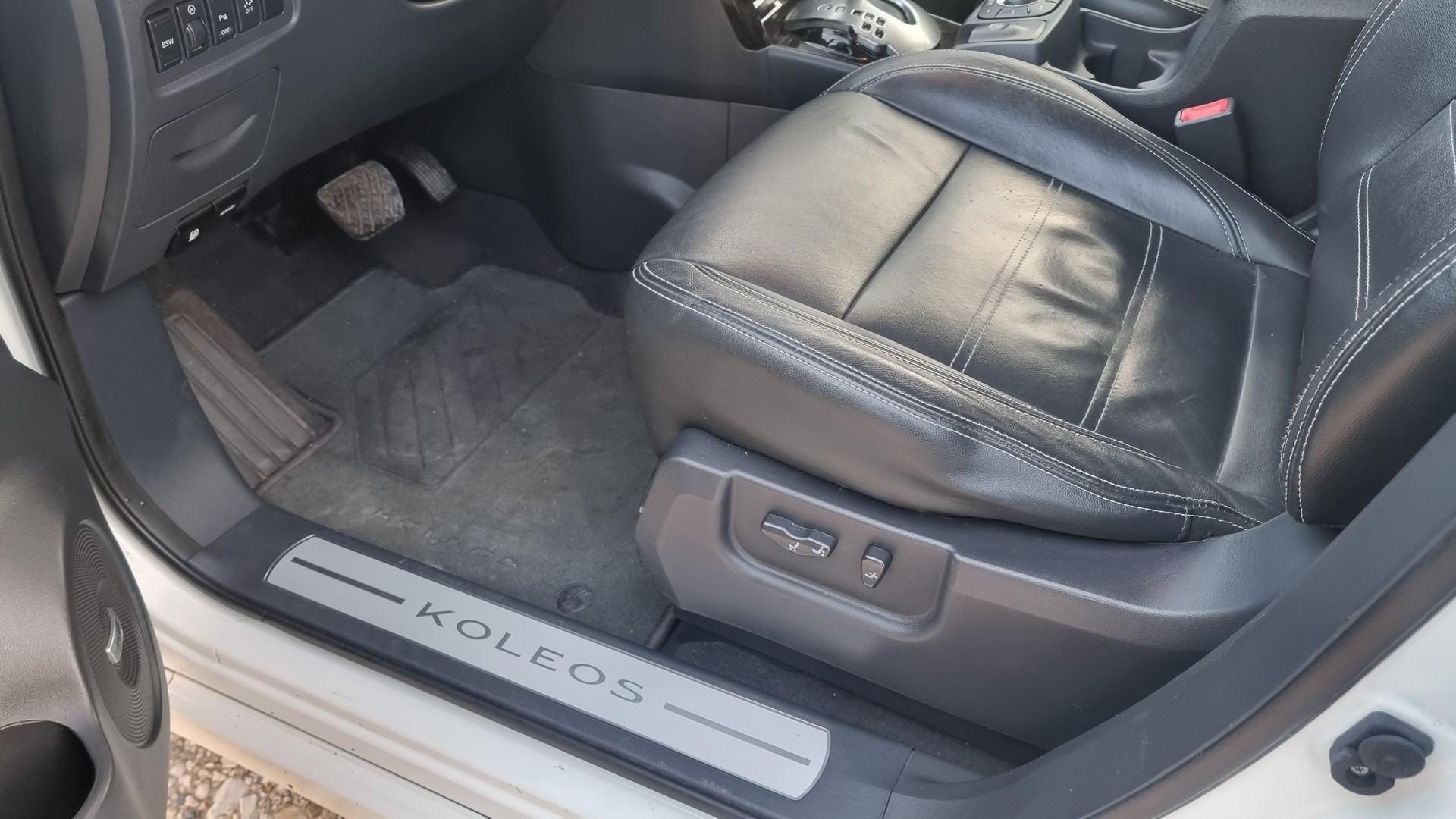 RENAULT Koleos 2.0 dCi Exception 4x4 Automatic-image-13