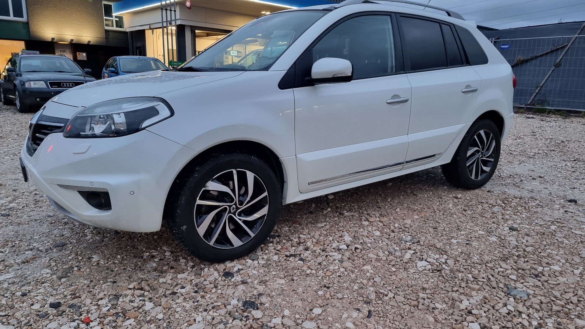 RENAULT Koleos 2.0 dCi Exception 4x4 Automatic-image-2