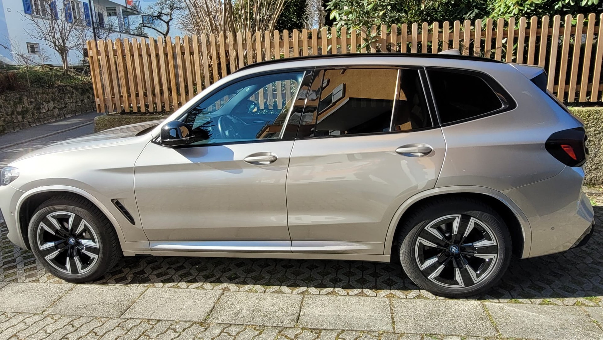 BMW iX3 M Sport mit Impressive Paket-image-3