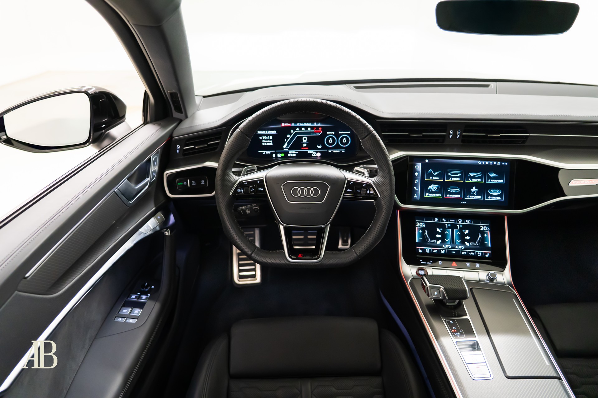 AUDI RS6 Avant 4.0 V8 TFSI performance quattro T-Tronic - CH-Fahrzeug-image-12