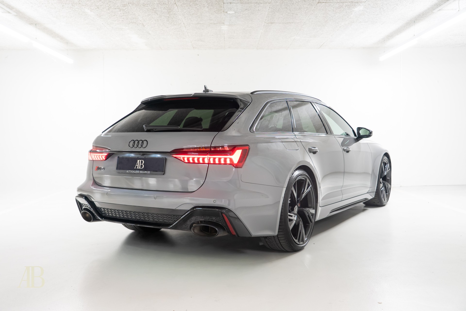 AUDI RS6 Avant 4.0 V8 TFSI performance quattro T-Tronic - CH-Fahrzeug-image-7
