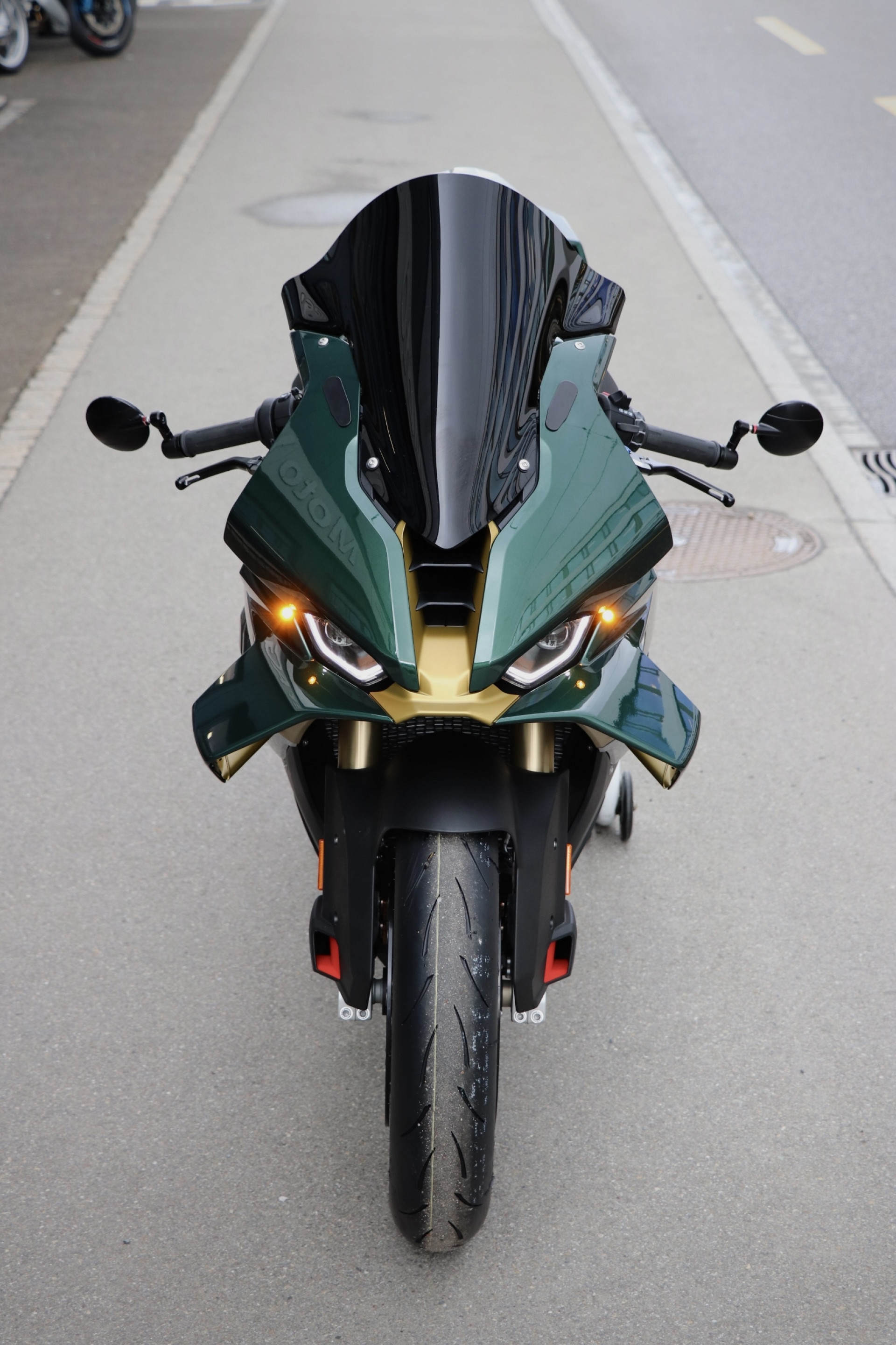 BMW S 1000 RR-image-1