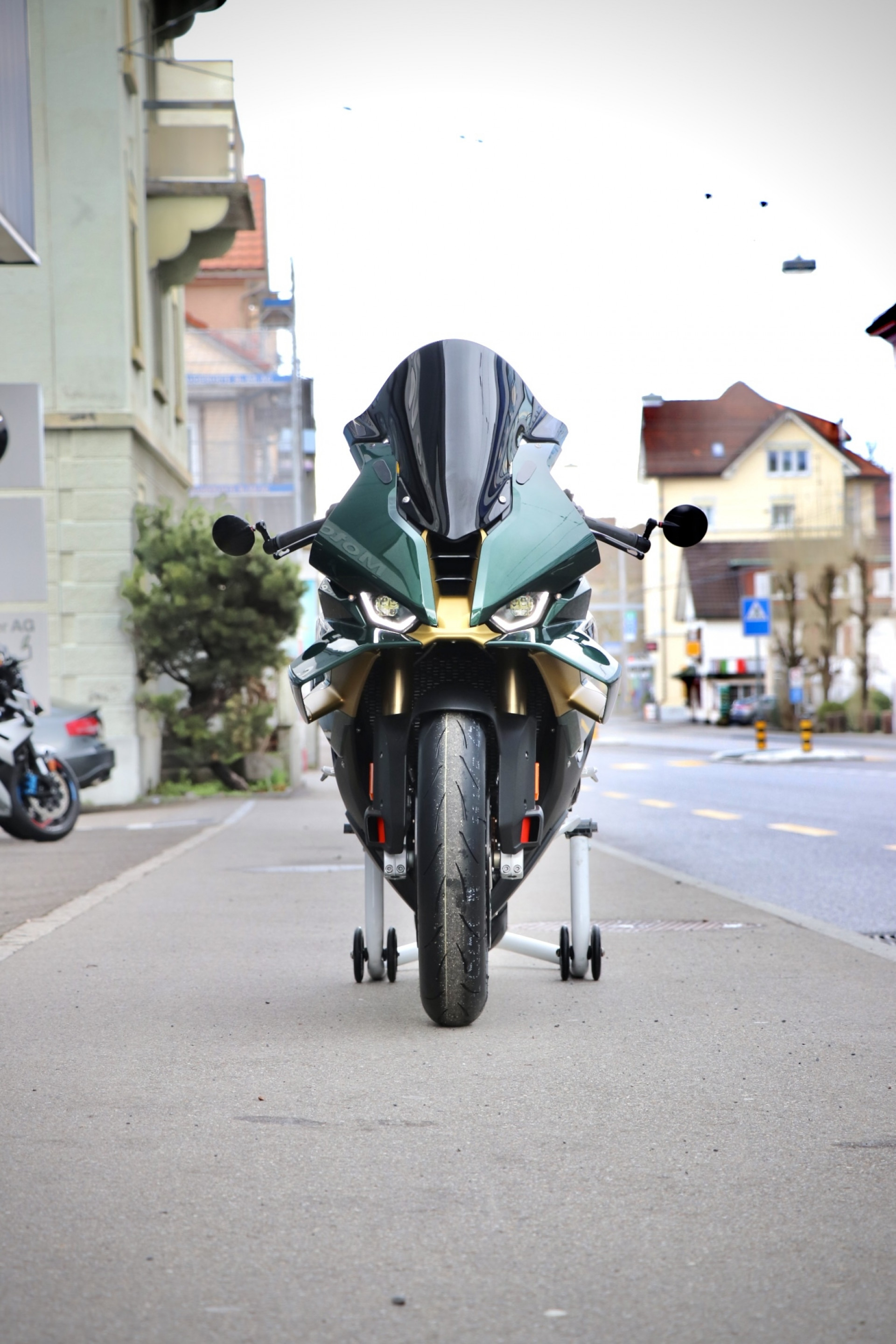 BMW S 1000 RR-image-0