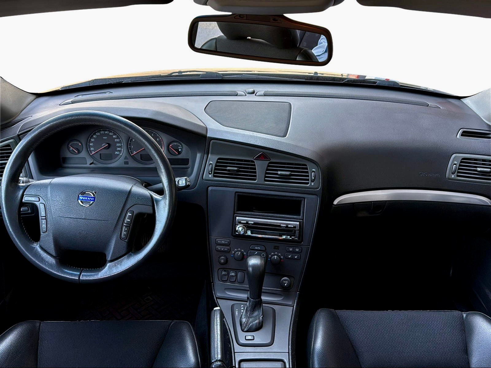 VOLVO V70 2.4T-image-10