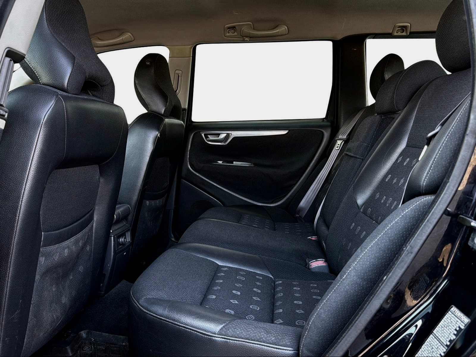 VOLVO V70 2.4T-image-9