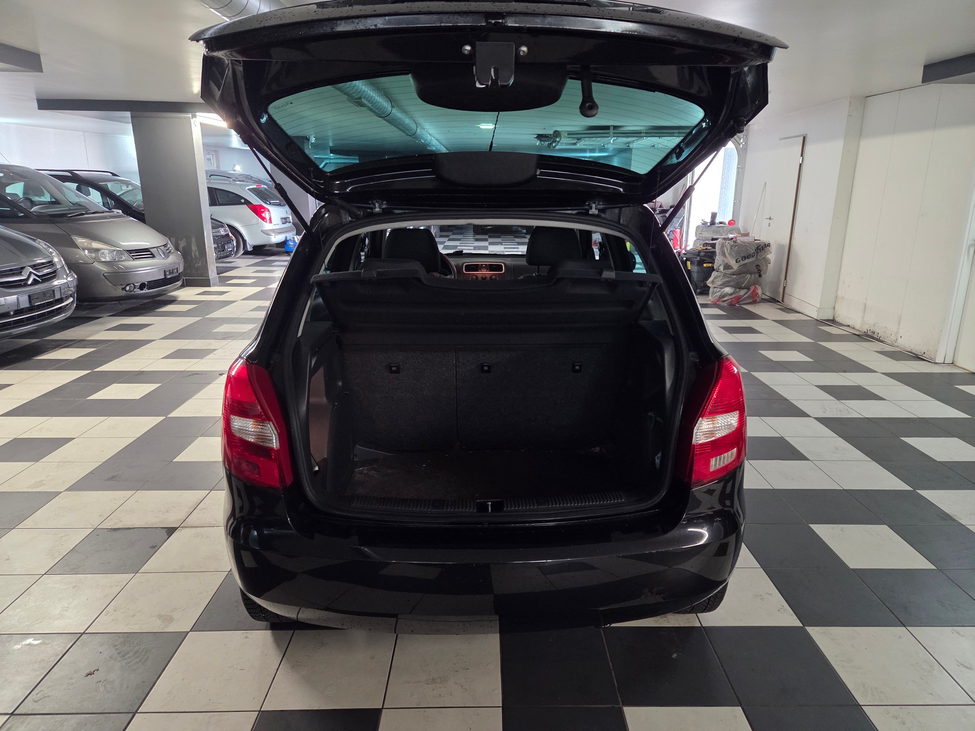 SKODA Fabia 1.2 Entry-image-11