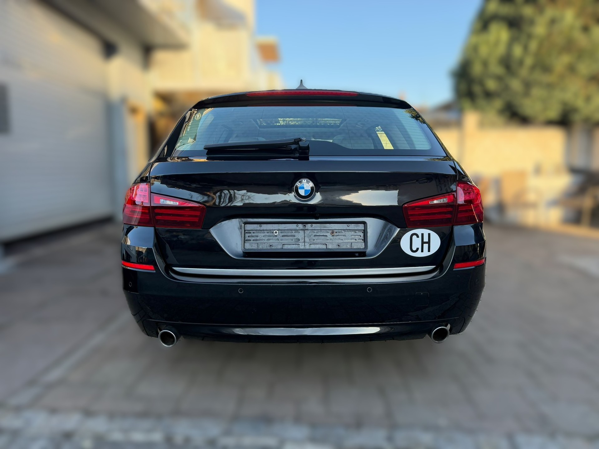 BMW 535d Touring xDrive Steptronic-showroom-element-3