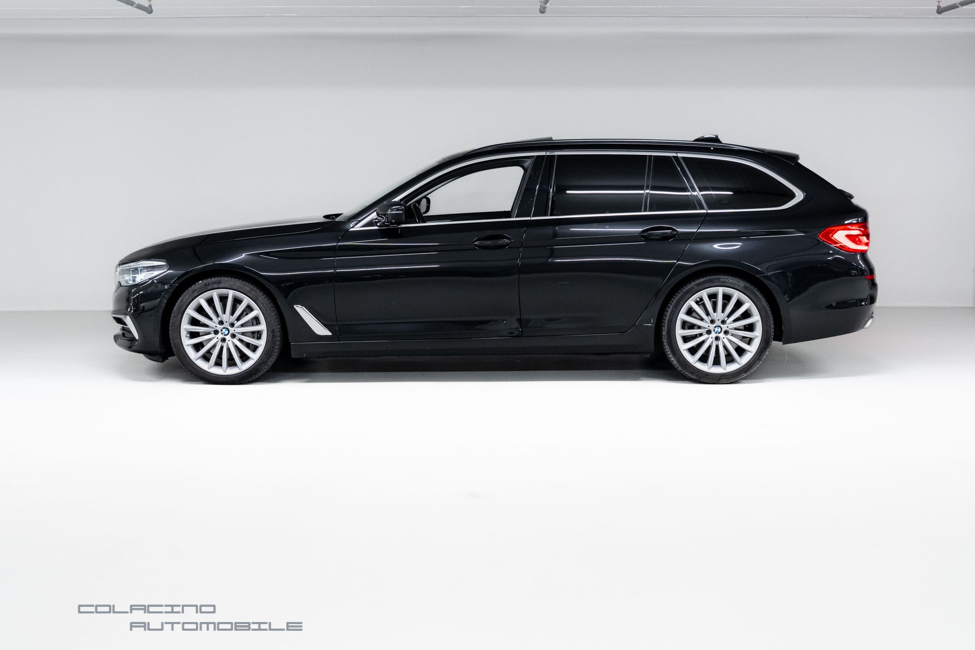 BMW 540d xDrive Touring Luxury Line Steptronic-image-6
