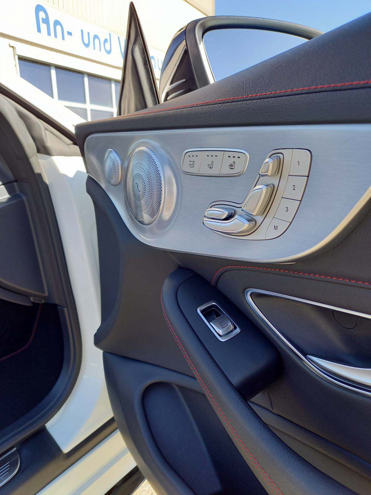 MERCEDES-BENZ C 43 Cabriolet AMG 4Matic 9G-Tronic-image-16