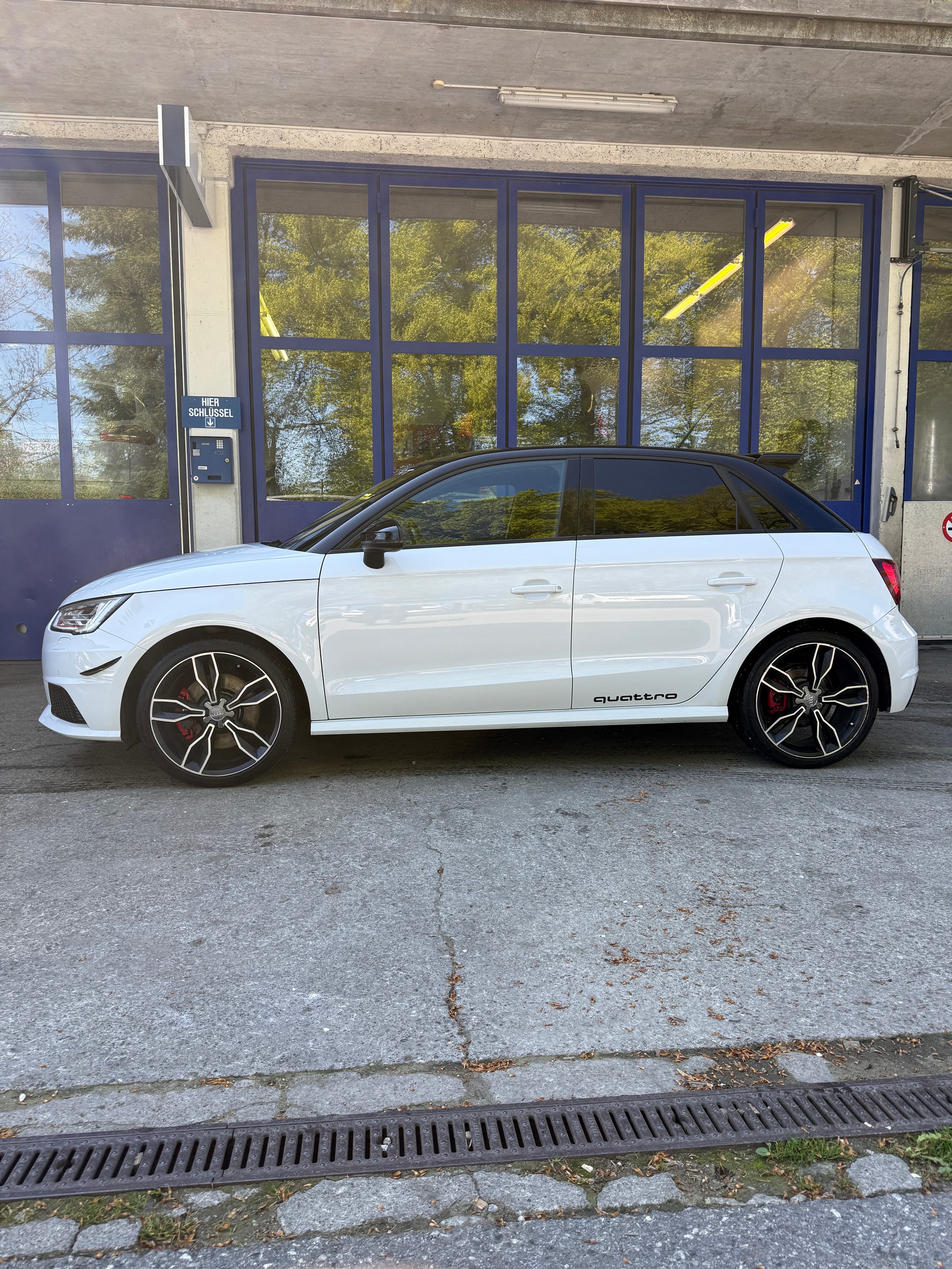 AUDI S1 Sportback 2.0 TFSI Sport quattro-image-1