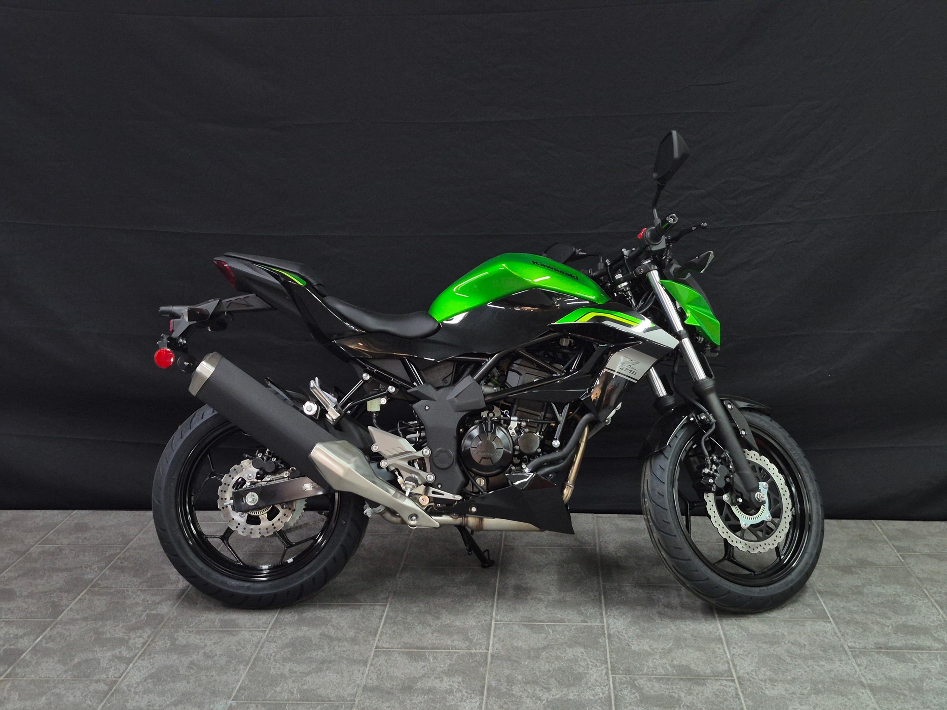 KAWASAKI Z 125-image-10