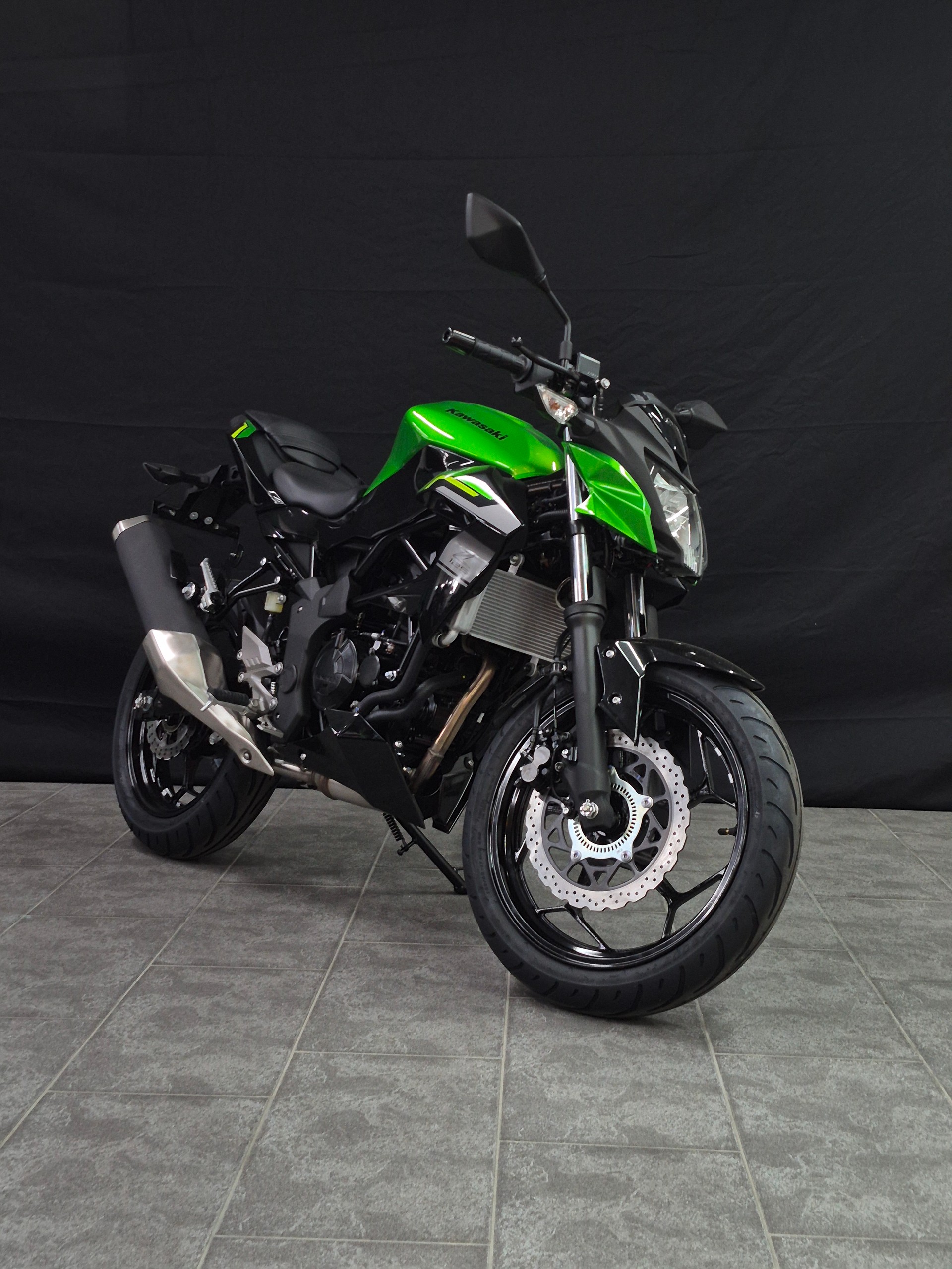 KAWASAKI Z 125-image-4