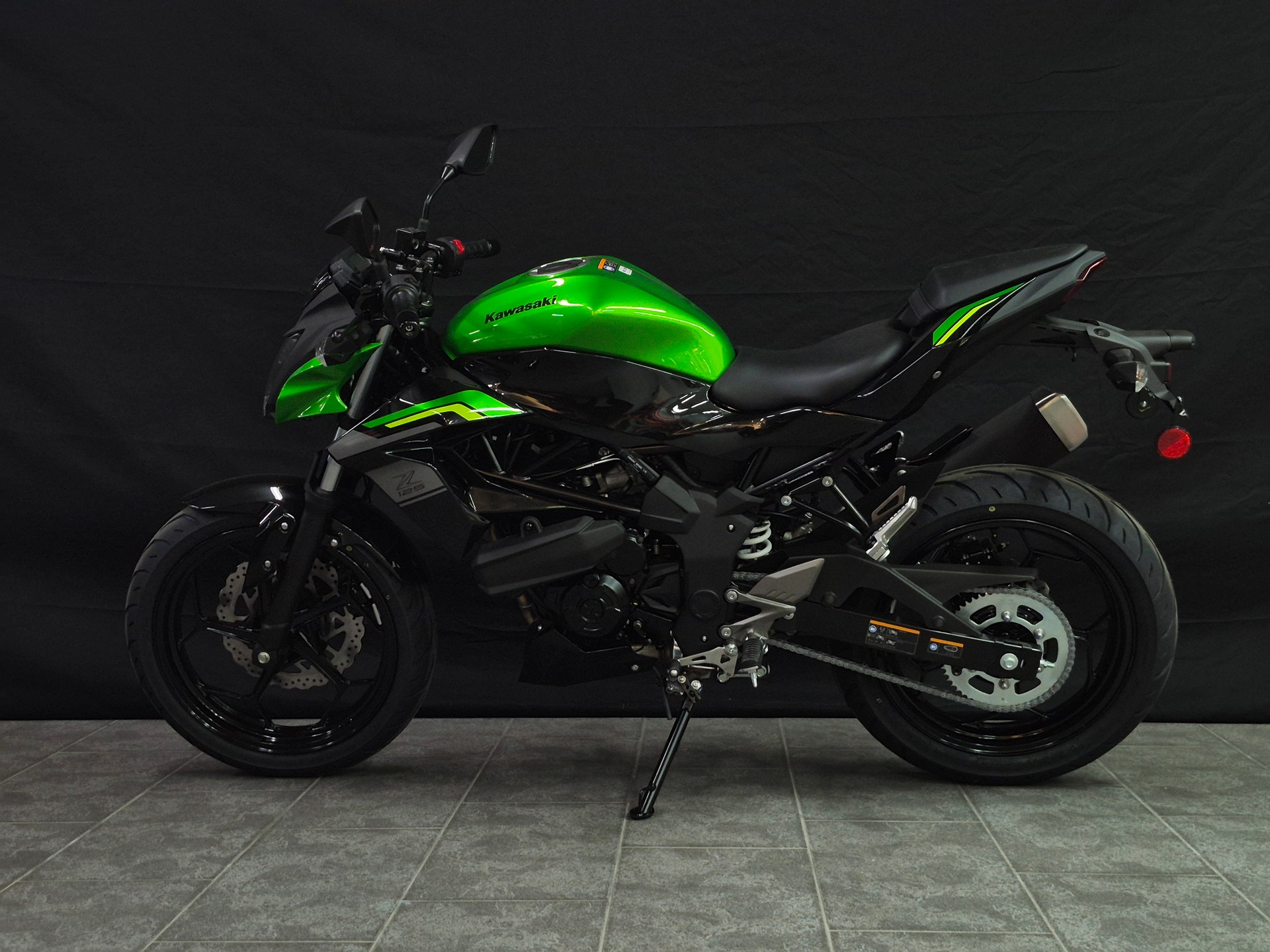 KAWASAKI Z 125-image-11