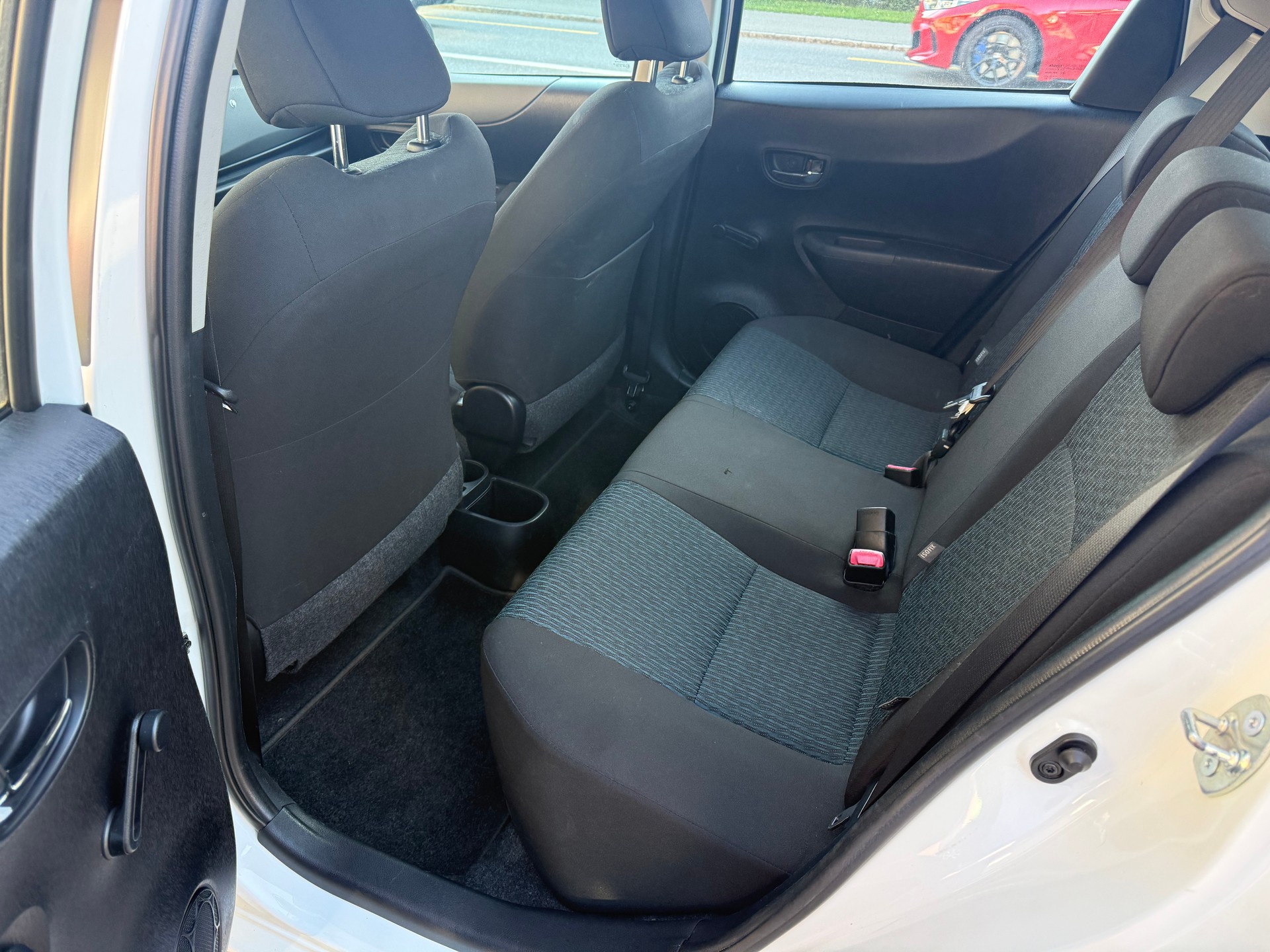 TOYOTA Yaris 1.33 Sol-image-6