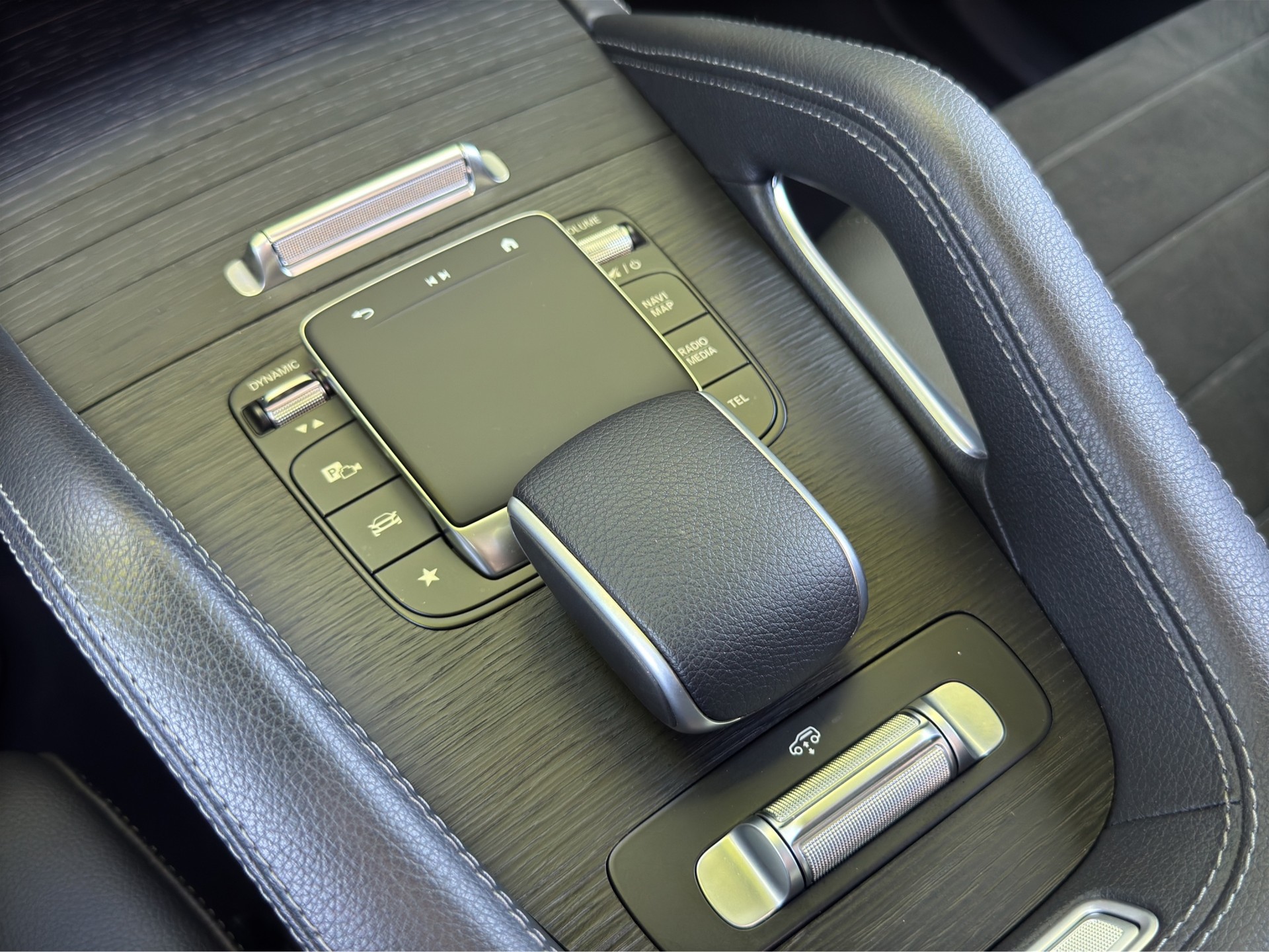 MERCEDES-BENZ GLE 450 4Matic 9G-Tronic-image-11