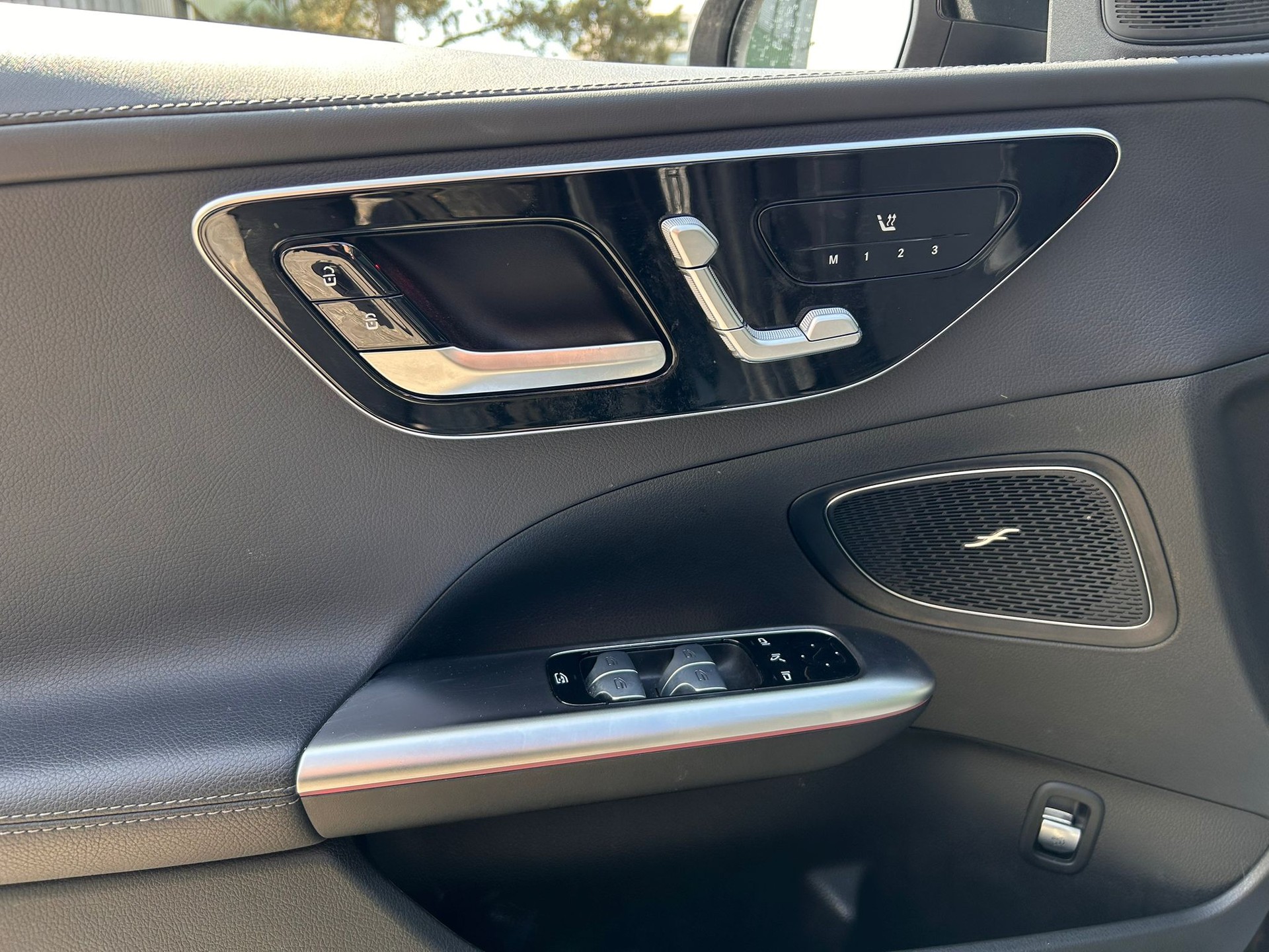 MERCEDES-BENZ C 220 d Swiss Star AMG Line 4matic Kombi-image-24