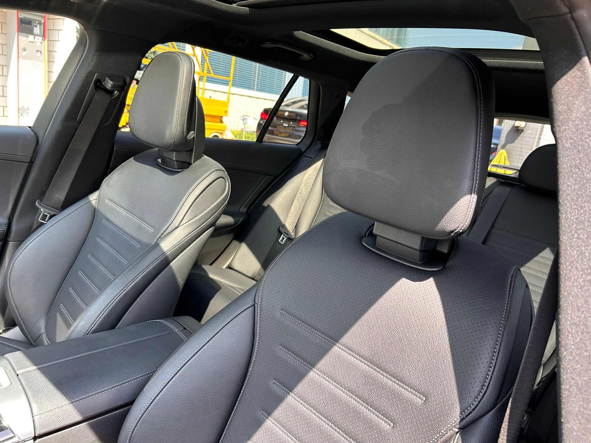 MERCEDES-BENZ C 220 d Swiss Star AMG Line 4matic Kombi-image-22