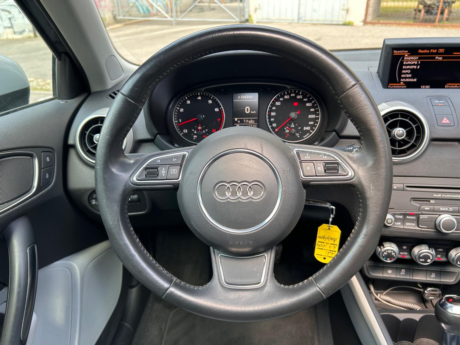 AUDI A1 1.4 TFSI Ambition S-tronic-image-17