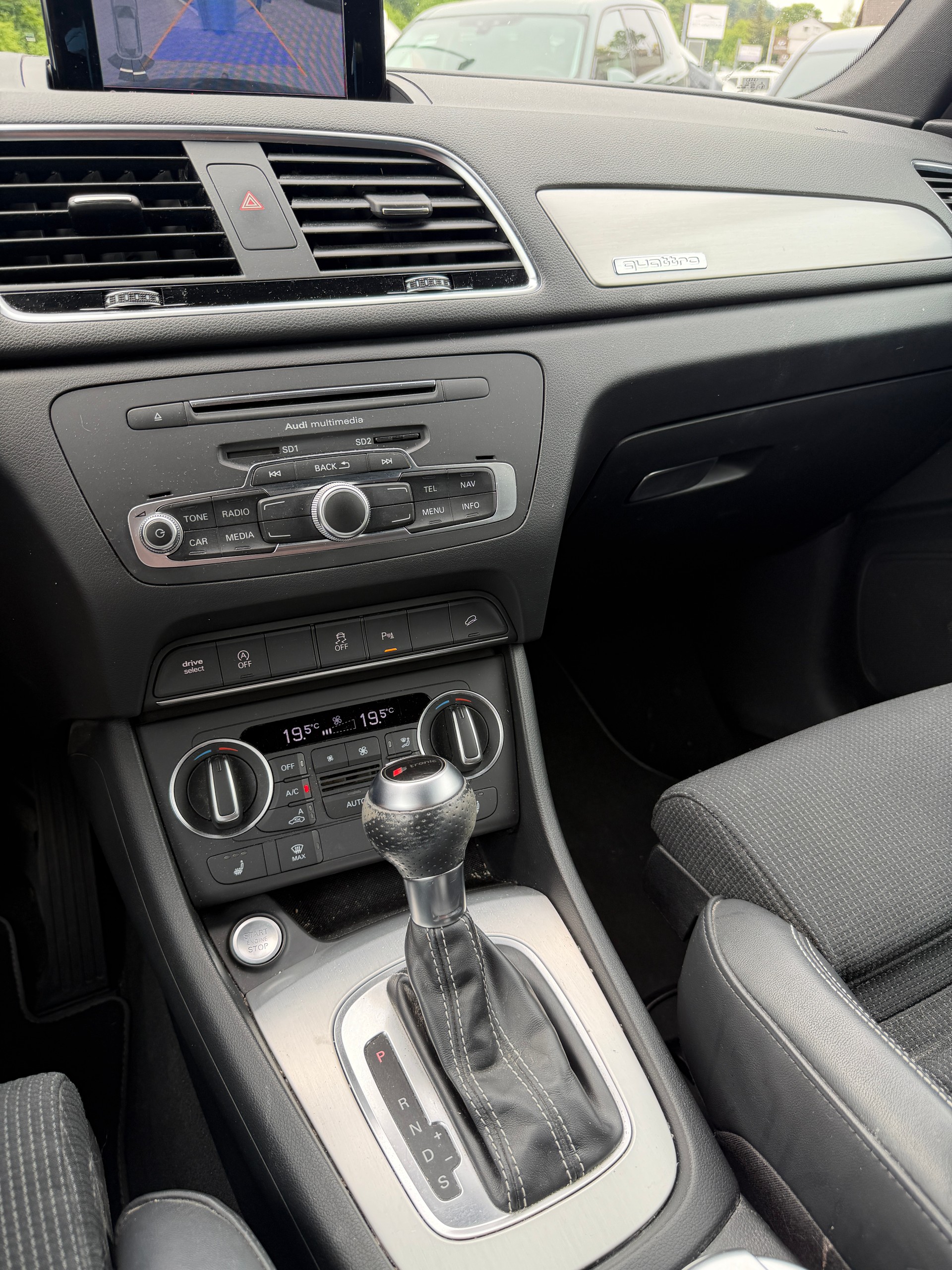 AUDI Q3 2.0 TFSI sport quattro S-tronic-image-14