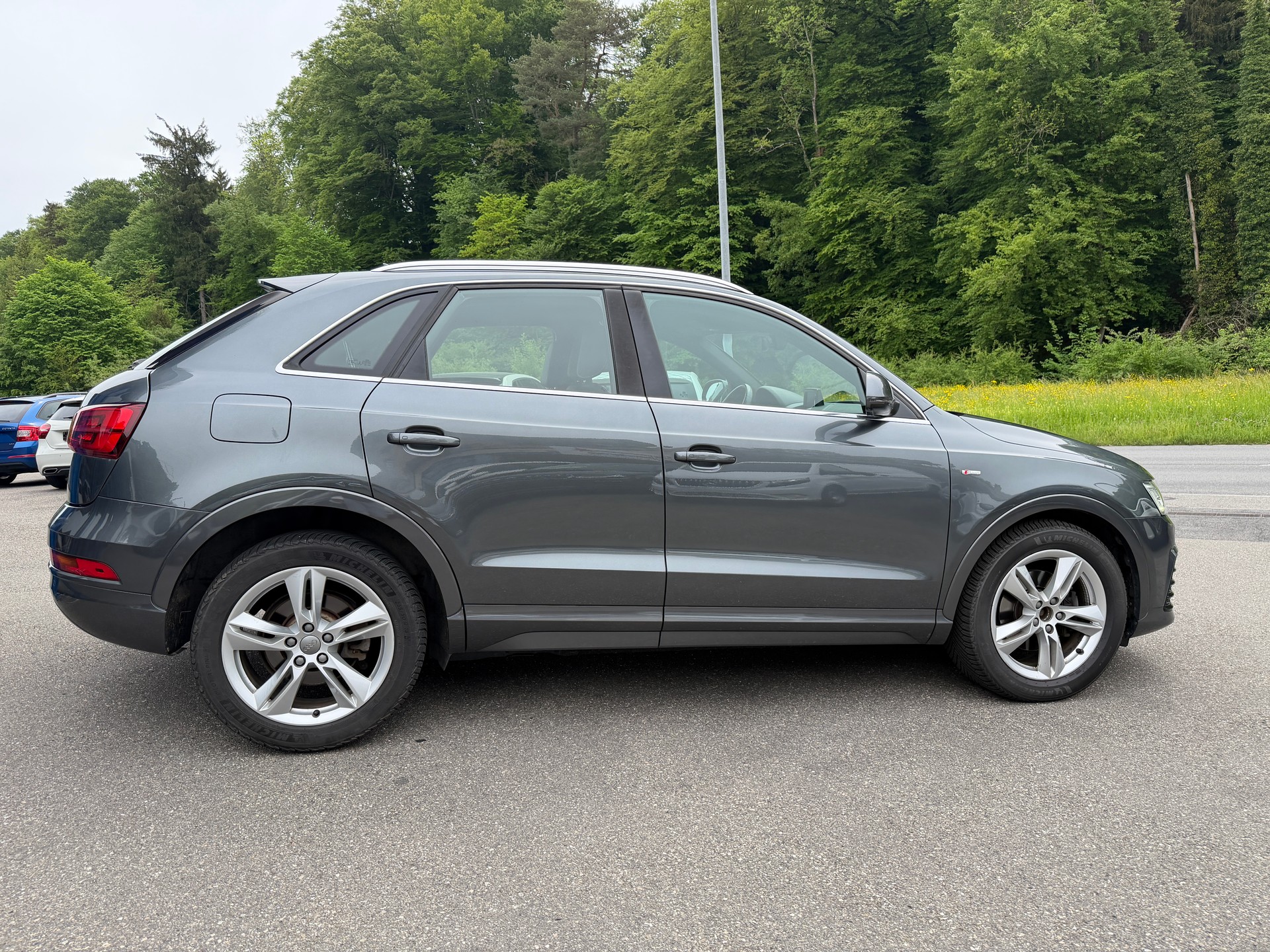 AUDI Q3 2.0 TFSI sport quattro S-tronic-image-2