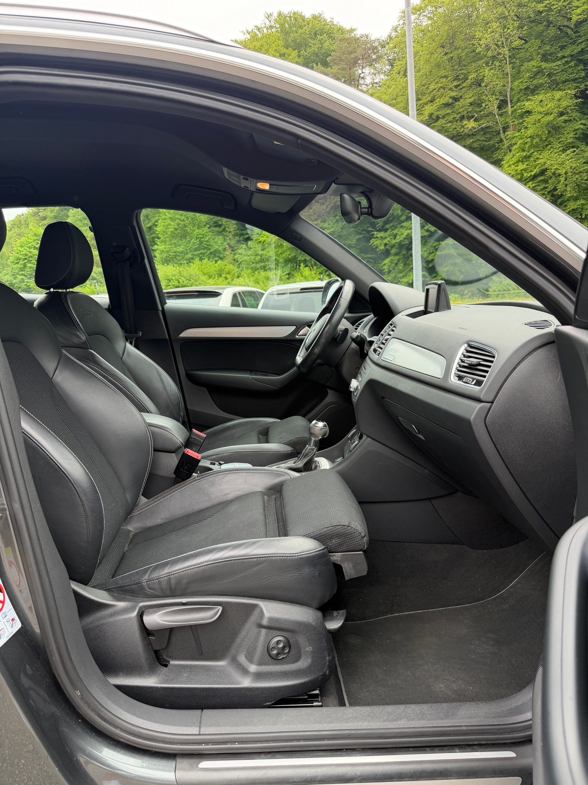 AUDI Q3 2.0 TFSI sport quattro S-tronic-image-10