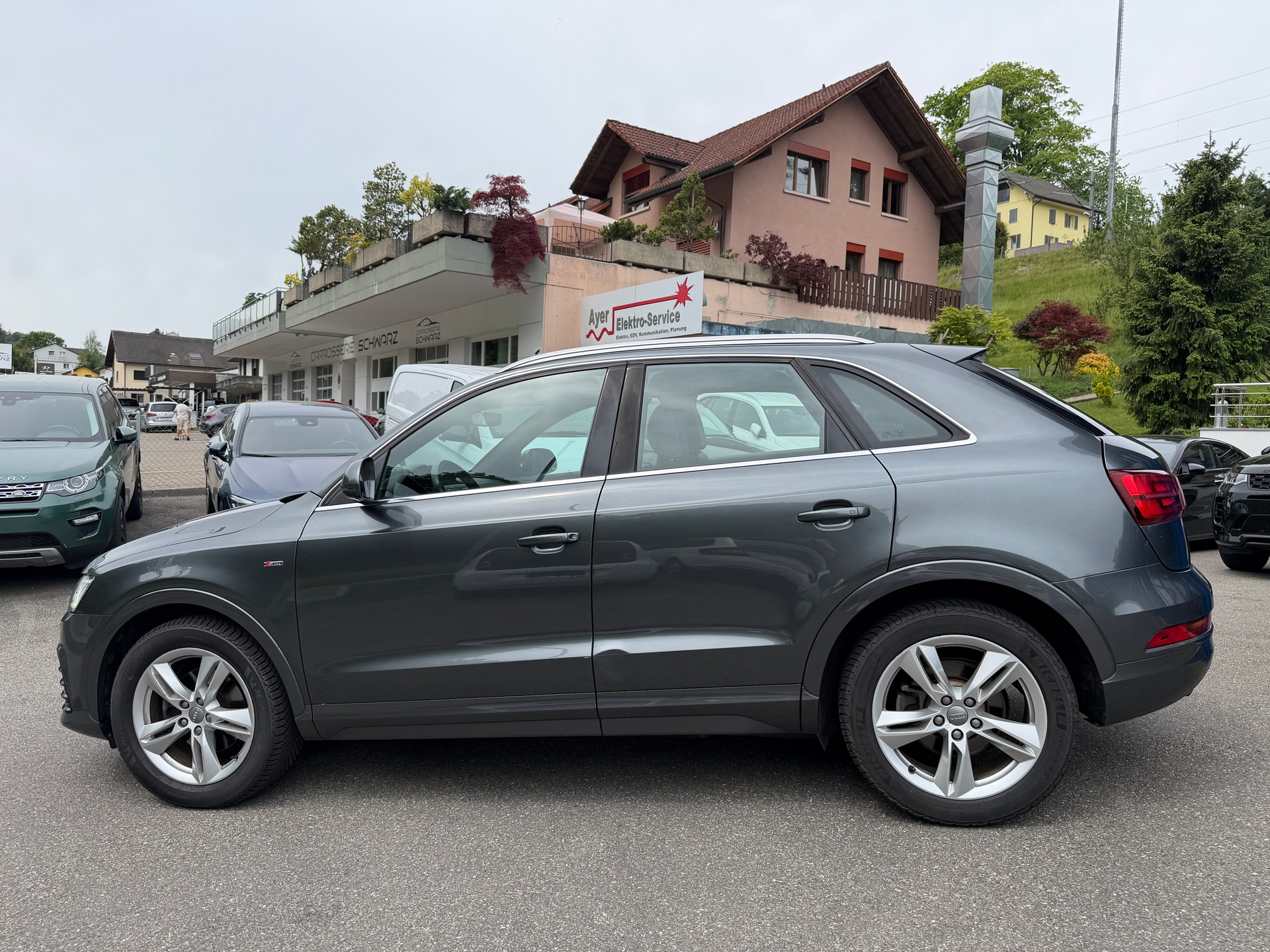 AUDI Q3 2.0 TFSI sport quattro S-tronic-image-5