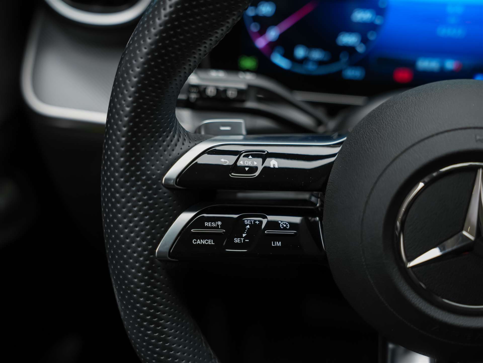 MERCEDES-BENZ GLC 220 d AMG Line 4Matic 9G-Tronic *21 Zoll*AMG Advanced Paket*Burmester*Rückfahrkamera*-image-26