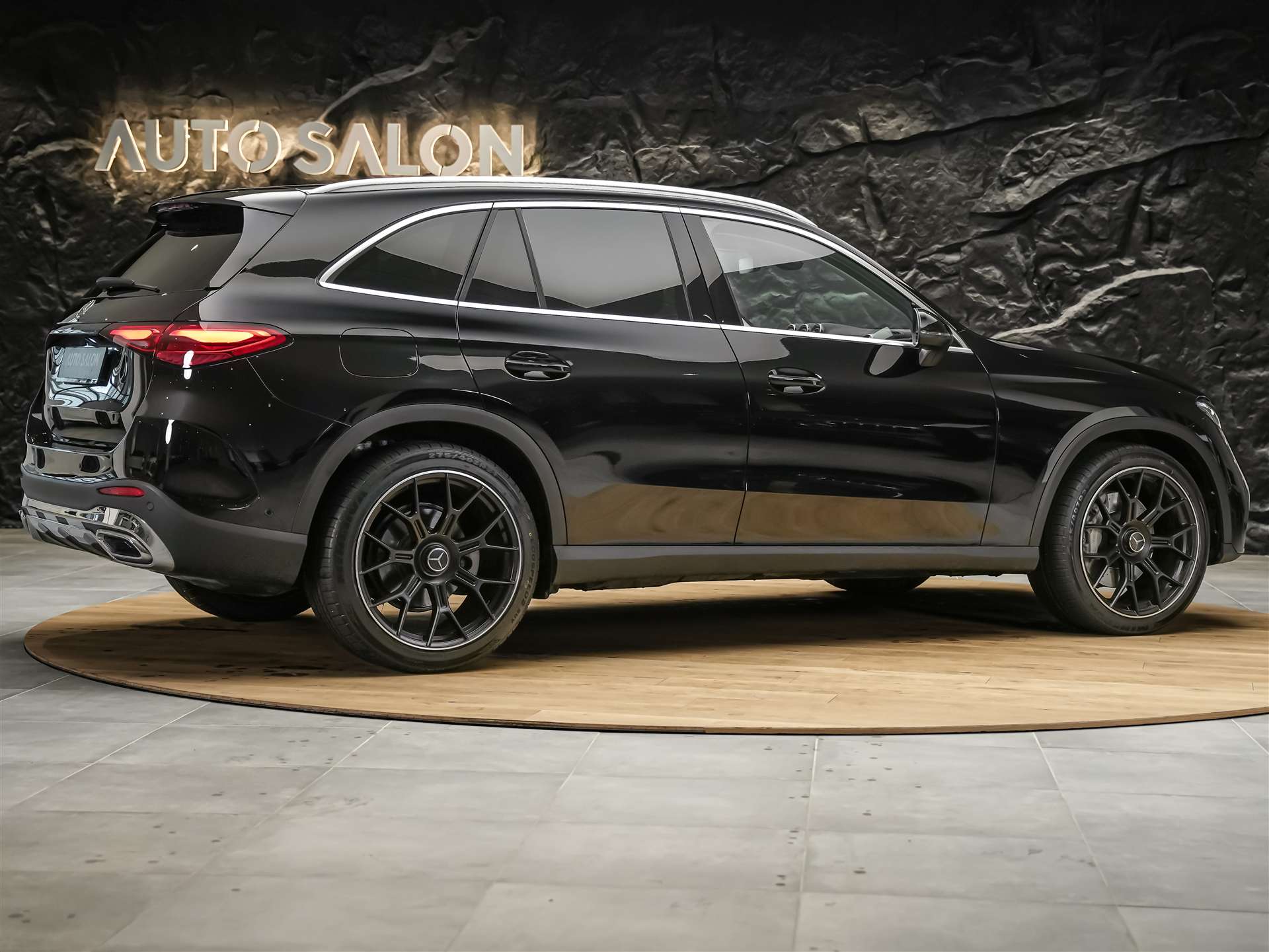 MERCEDES-BENZ GLC 220 d AMG Line 4Matic 9G-Tronic *21 Zoll*AMG Advanced Paket*Burmester*Rückfahrkamera*-image-5