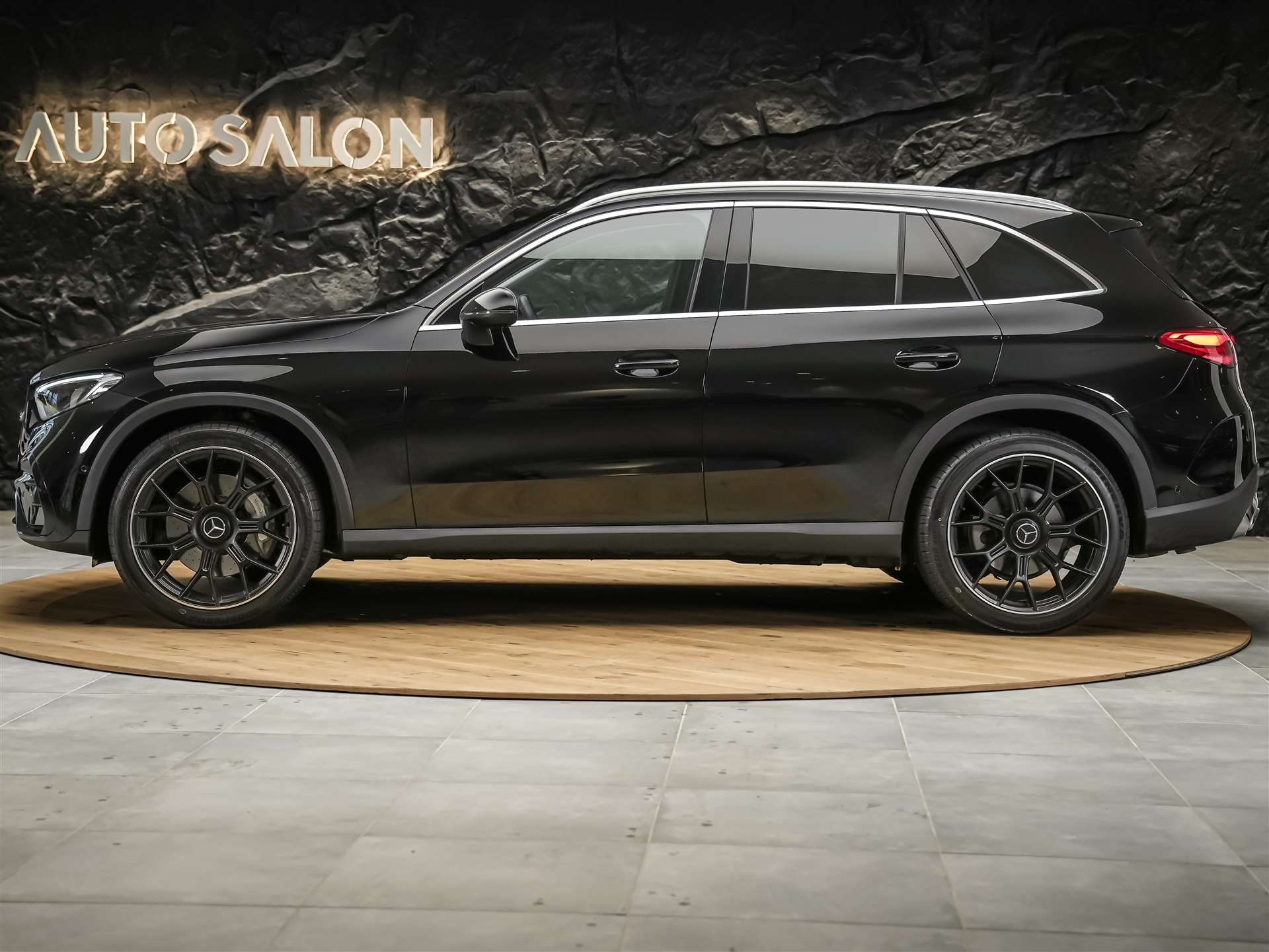 MERCEDES-BENZ GLC 220 d AMG Line 4Matic 9G-Tronic *21 Zoll*AMG Advanced Paket*Burmester*Rückfahrkamera*-showroom-element-2