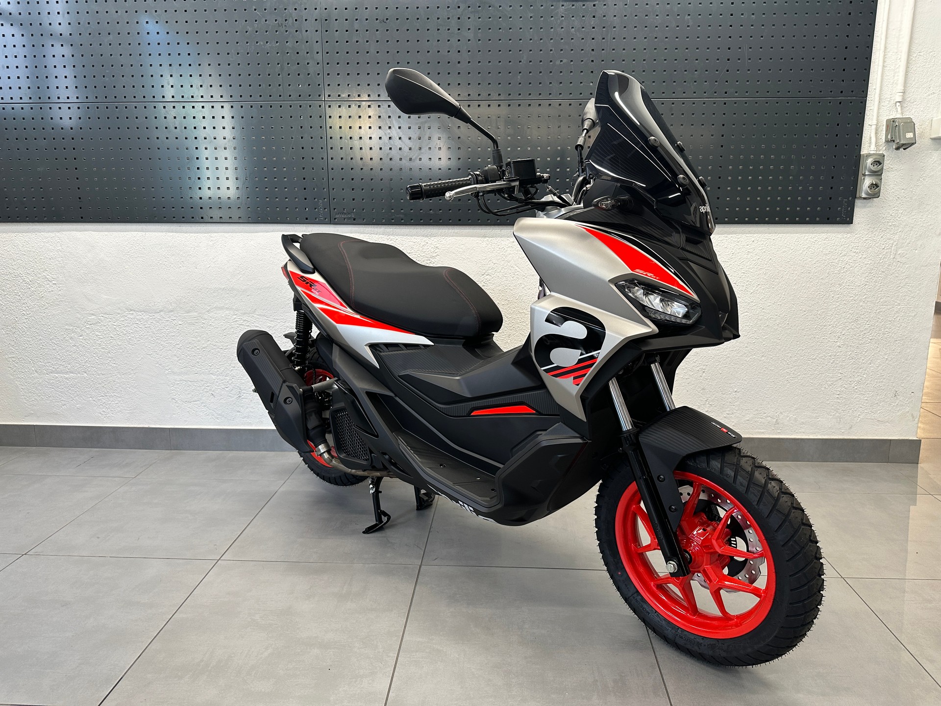 APRILIA SR GT 125 ABS | Neu | 125cc | Adventure Roller | Garantie-image-11