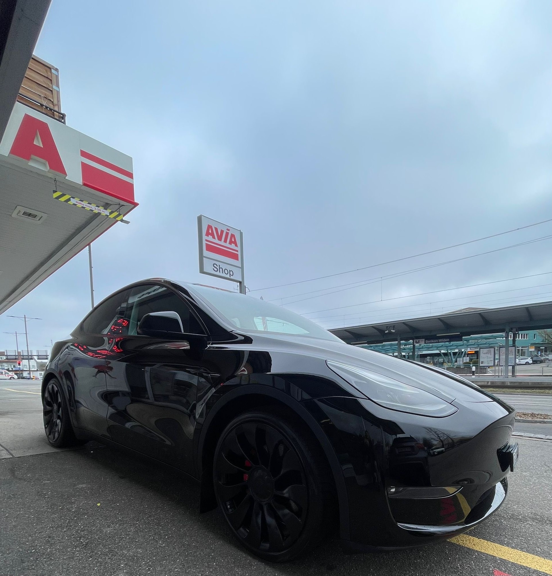 TESLA Model Y Performance 514 km (WLTP) 534PS Enhanced Autopilot Made in Berlin Werksgarantie-image-3
