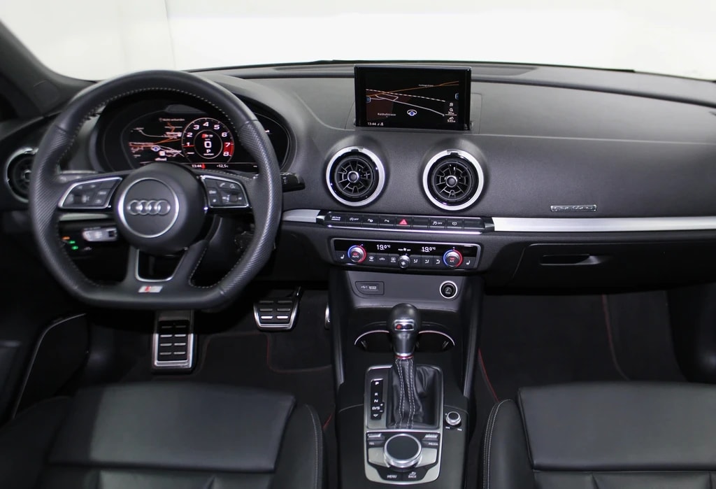 AUDI S3 Sportback 2.0 TFSI quattro S-tronic / CH- Fahrzeug-image-12