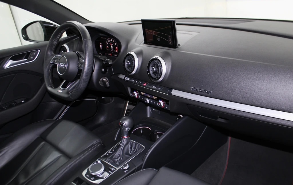 AUDI S3 Sportback 2.0 TFSI quattro S-tronic / CH- Fahrzeug-image-11