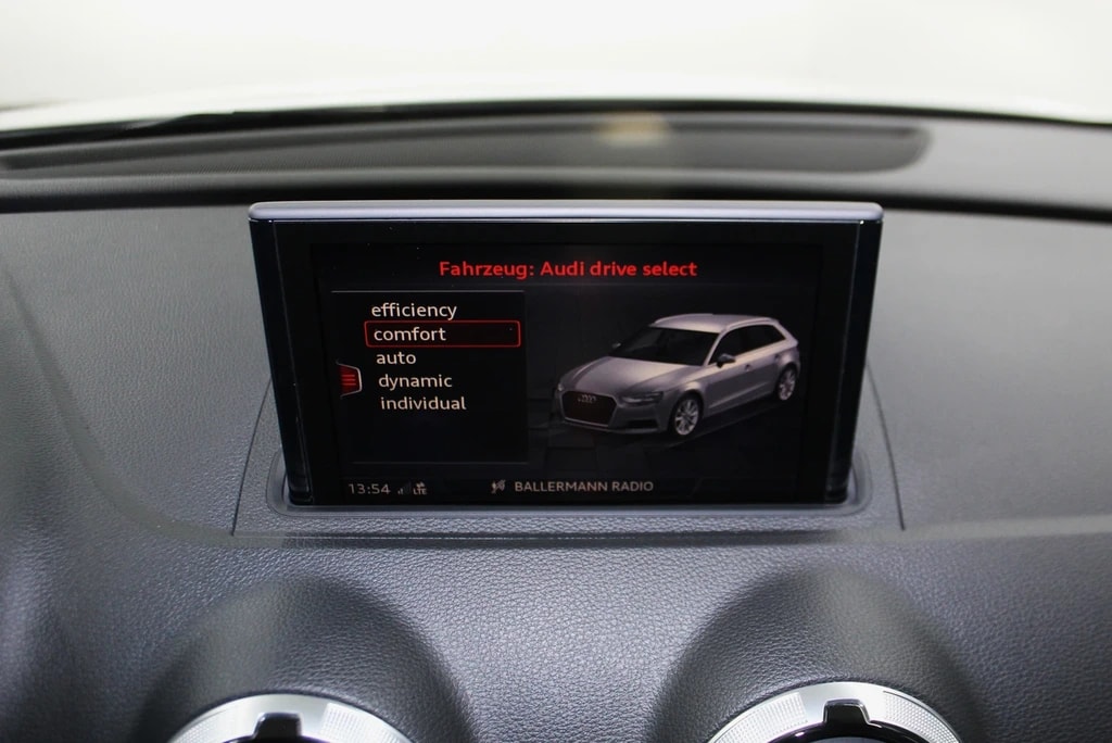 AUDI S3 Sportback 2.0 TFSI quattro S-tronic / CH- Fahrzeug-image-23