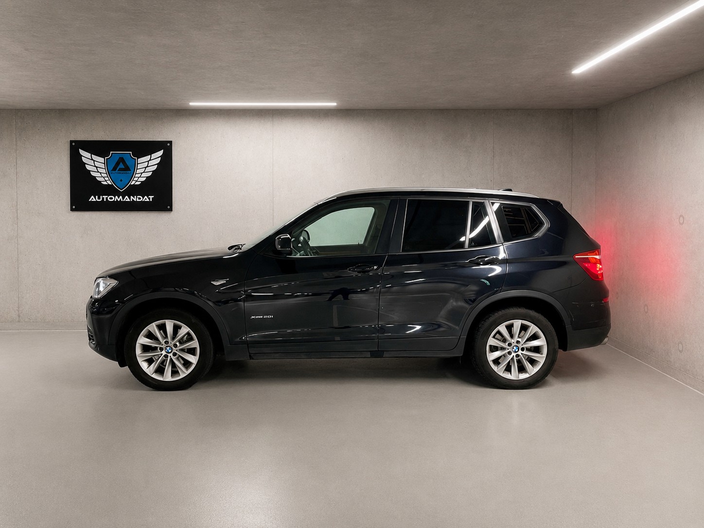BMW X3 xDrive 28i xLine Steptronic-showroom-element-1