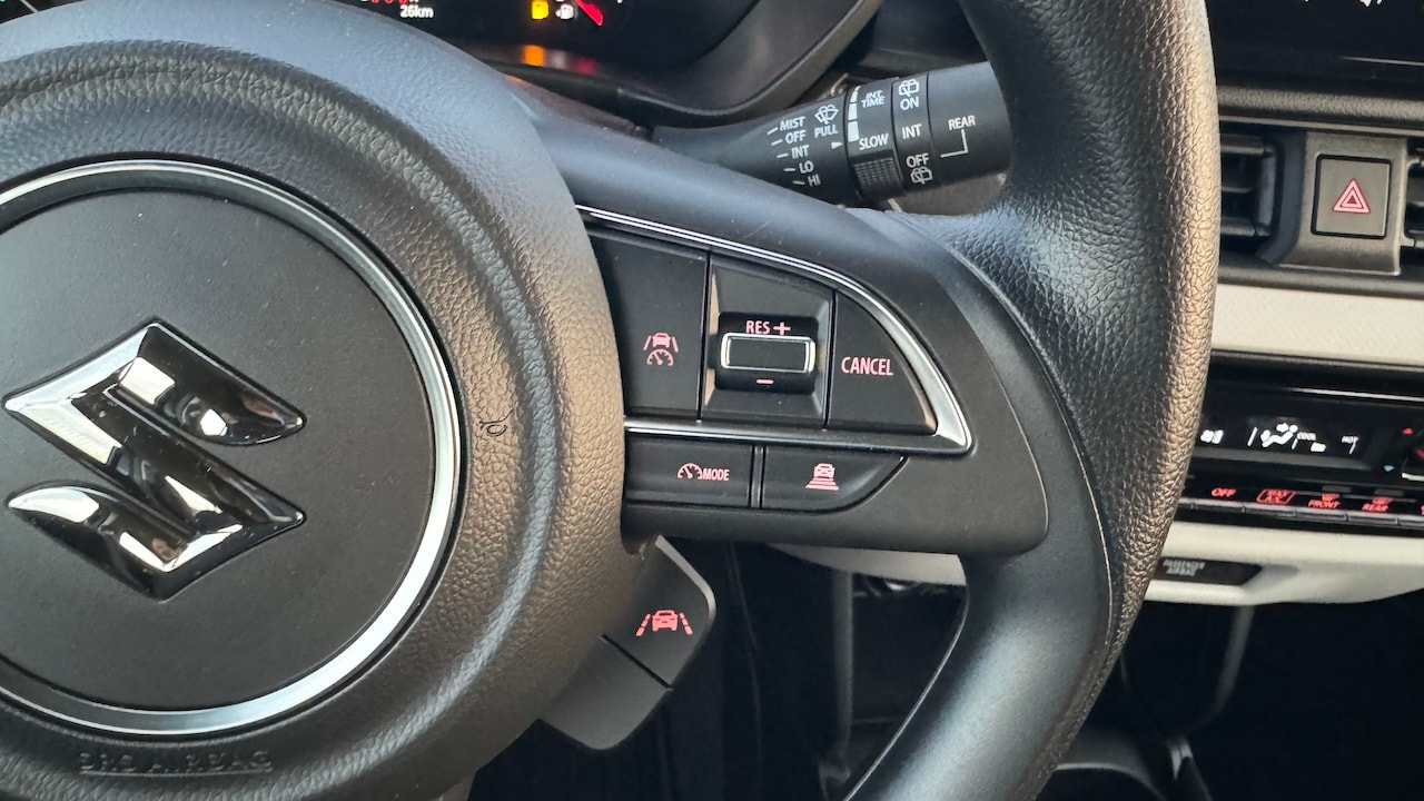 SUZUKI NEW SWIFT 1.2 COMPACT HYBRID 4X4-image-15