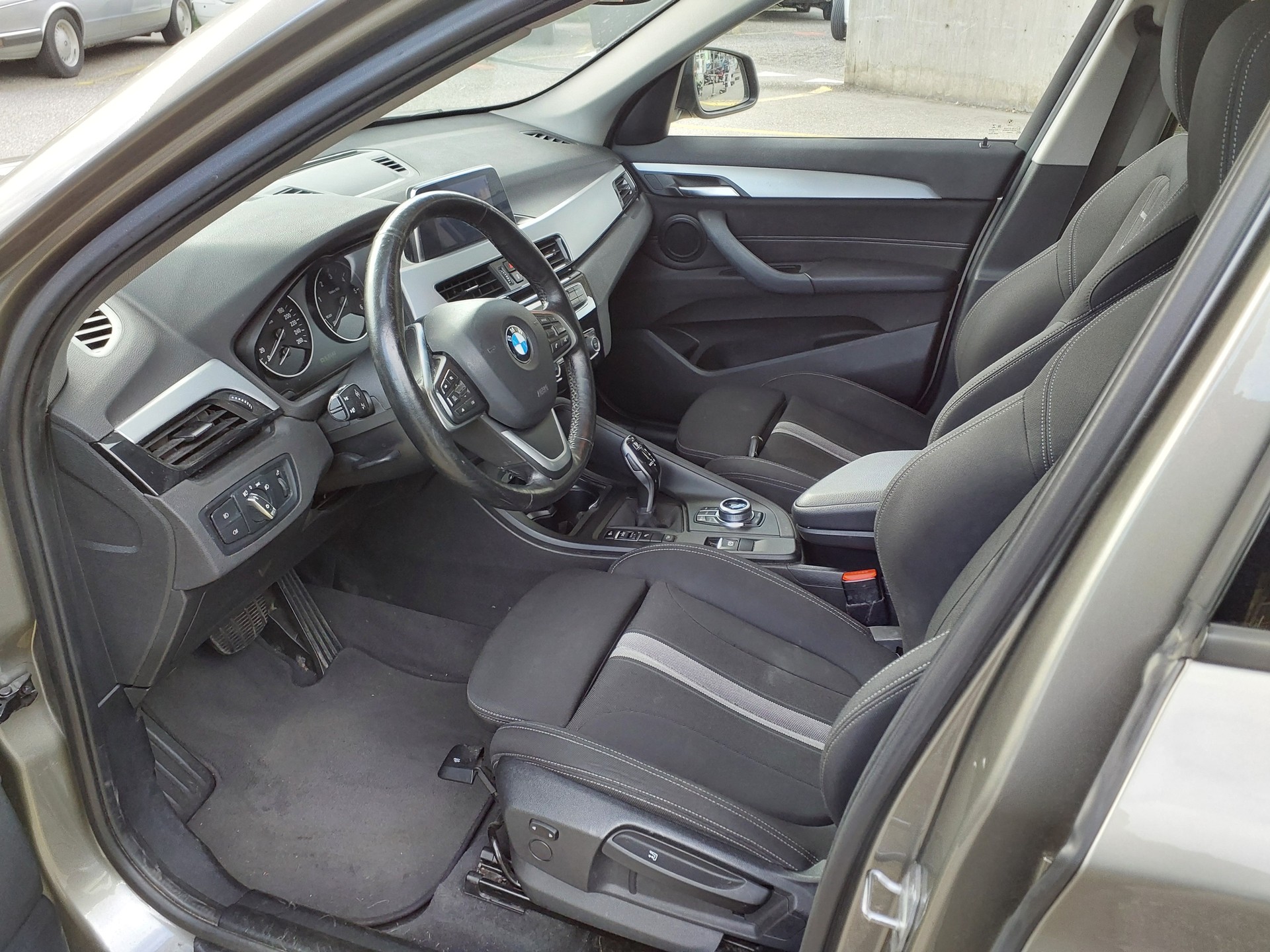 BMW X1 xDrive 20d Sport Line Steptronic-image-10