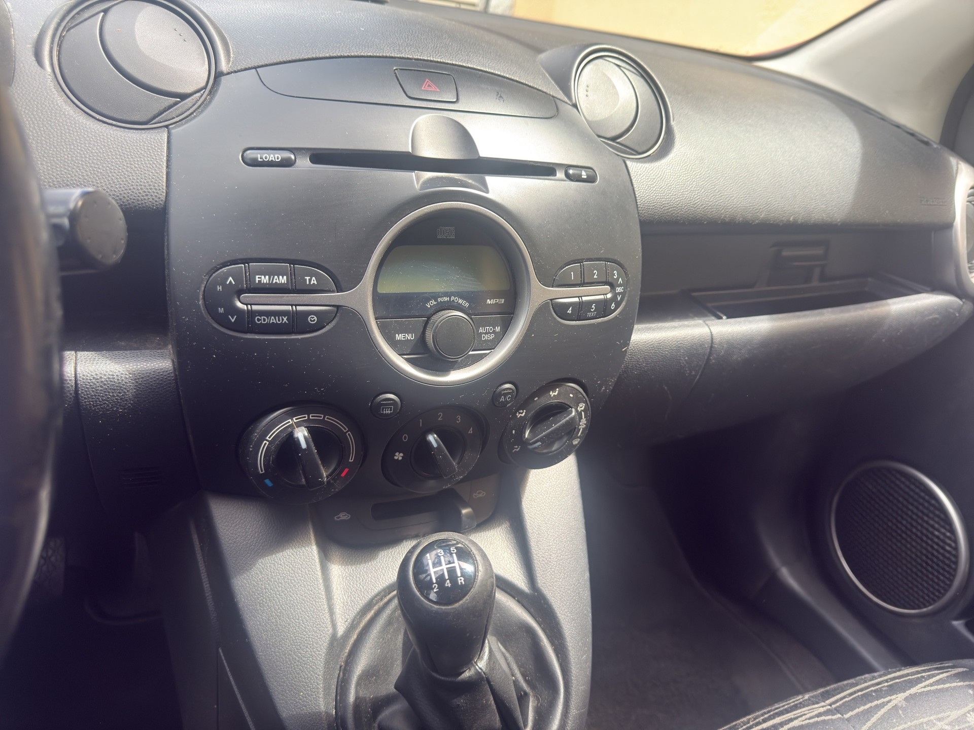 MAZDA 2 1.3i 16V Exclusive-image-13