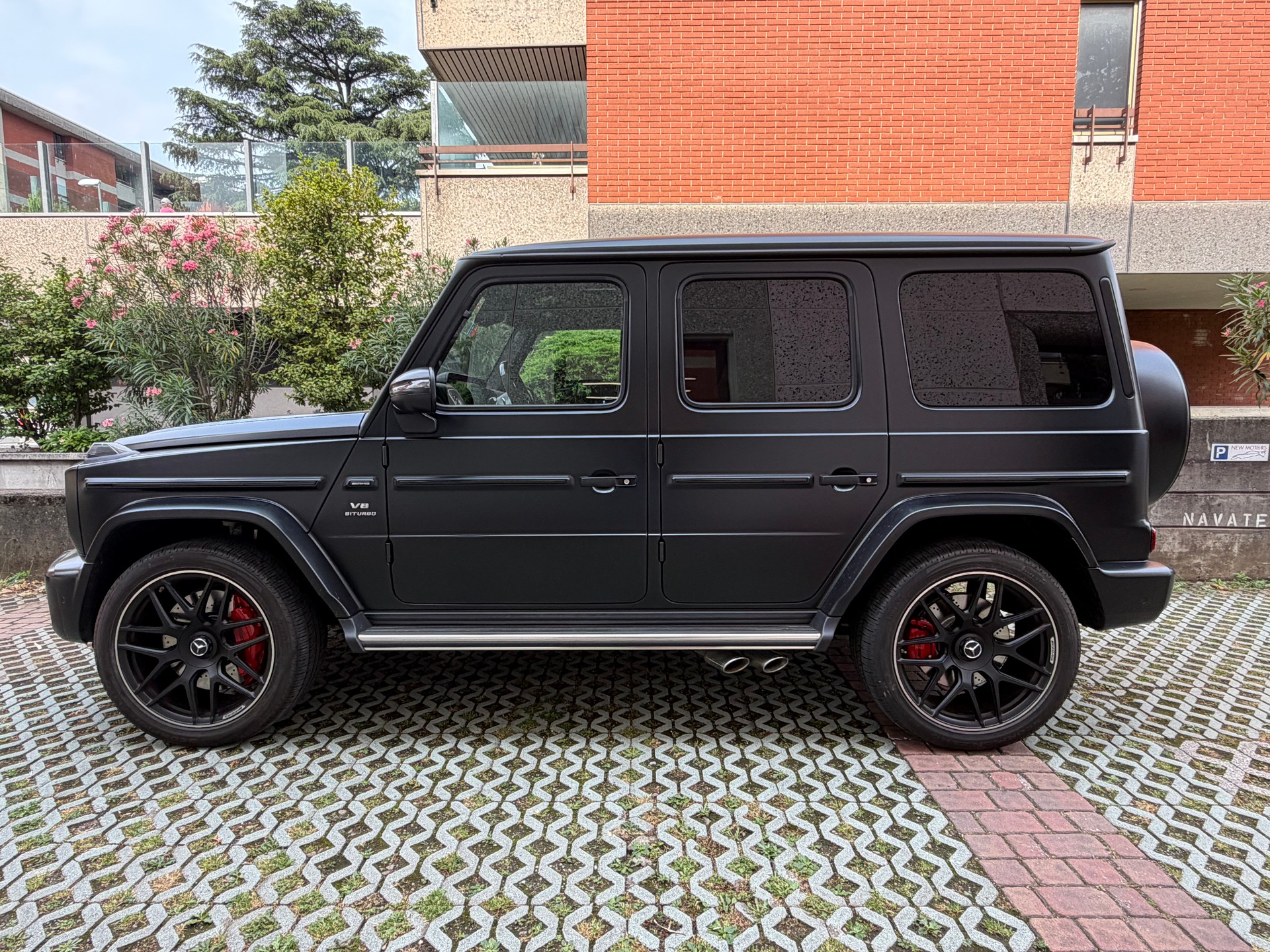 MERCEDES-BENZ G 63 AMG Speedshift Plus G-Tronic-image-2