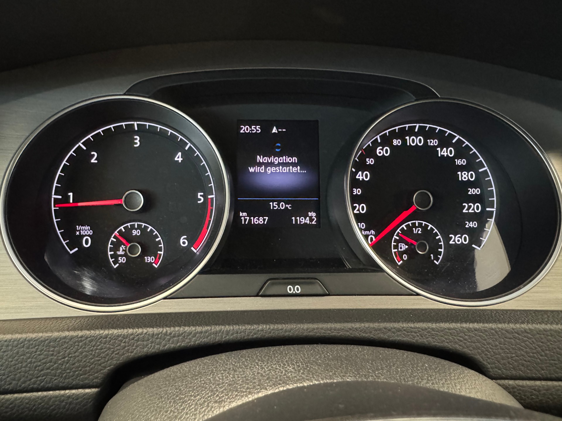 VW Golf 1.6 TDI R-Line Design 4Motion-image-10