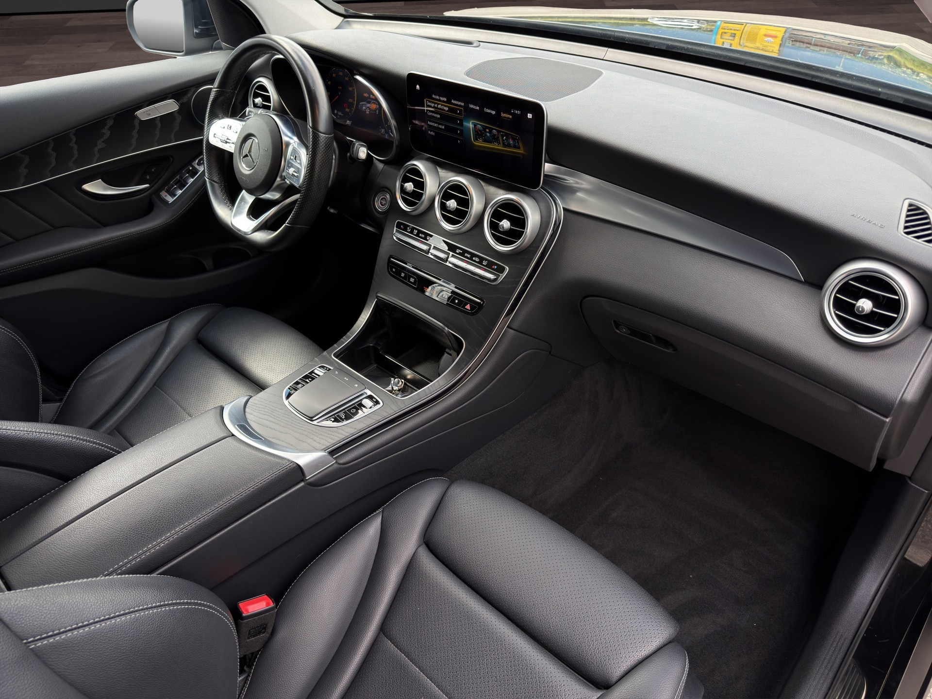 MERCEDES-BENZ GLC 300 d AMG Line 4Matic 9G-Tronic-image-18
