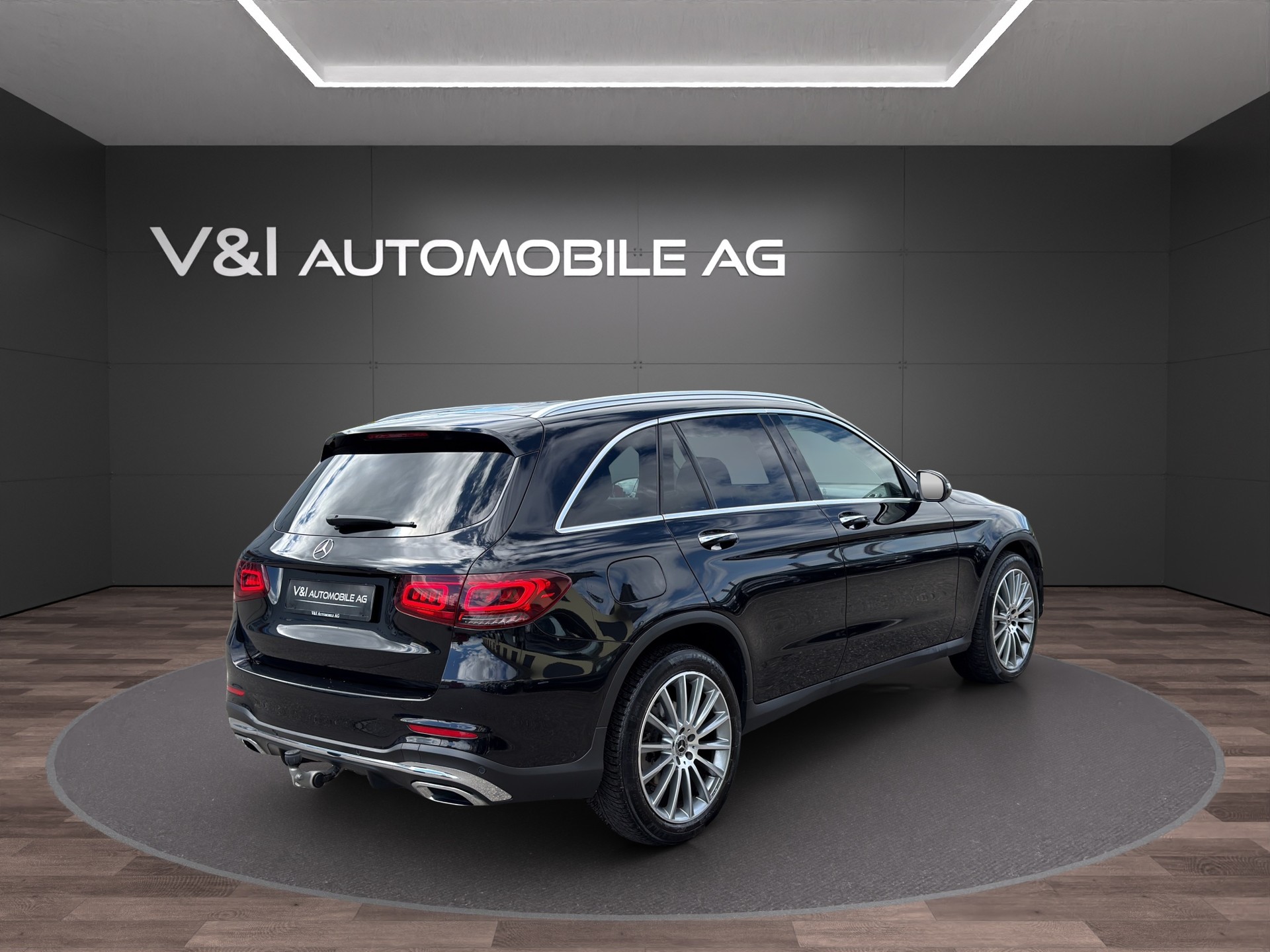 MERCEDES-BENZ GLC 300 d AMG Line 4Matic 9G-Tronic-image-4