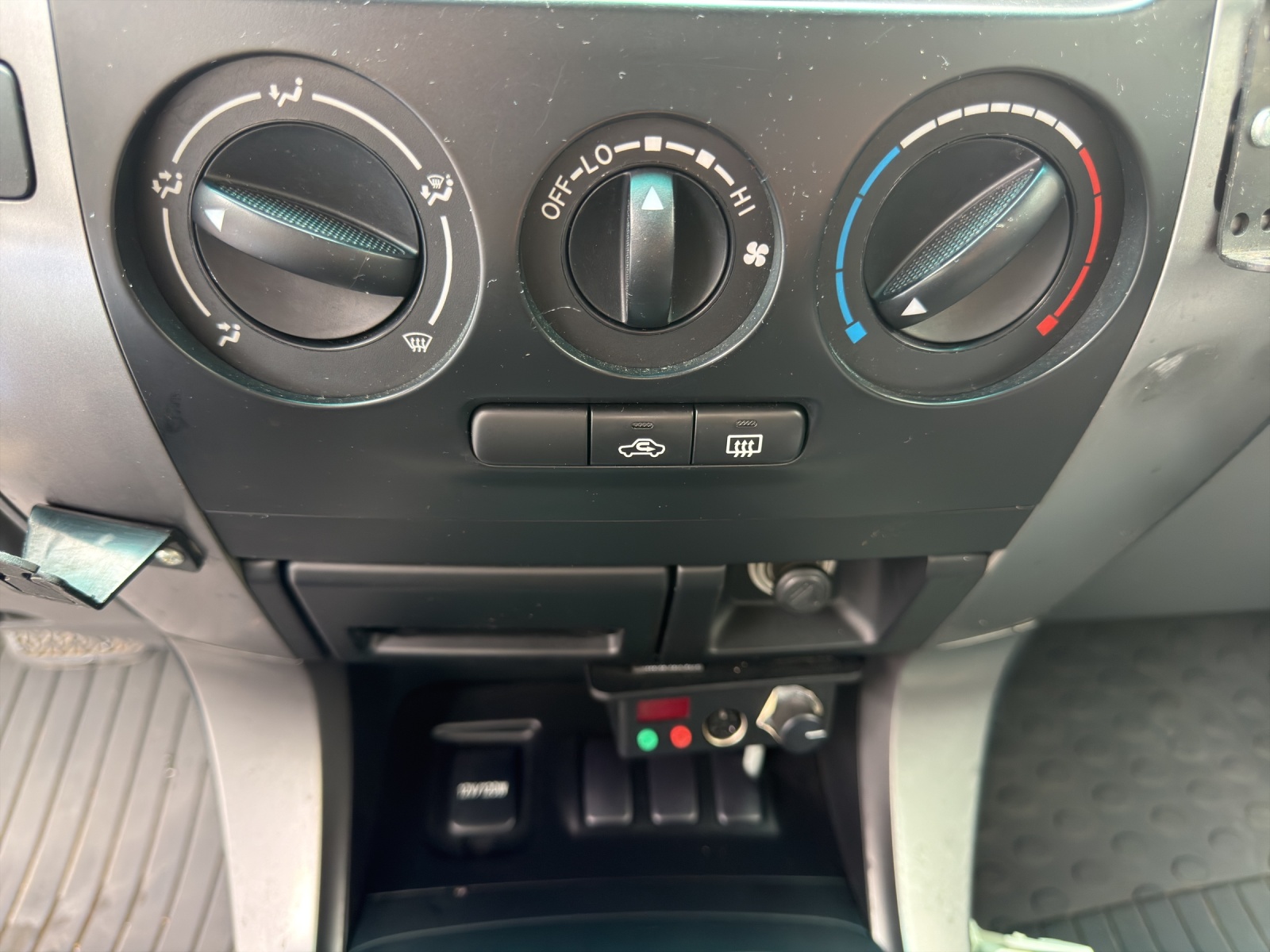 TOYOTA Land Cruiser 3.0 TD Linea Sol Executive-image-15