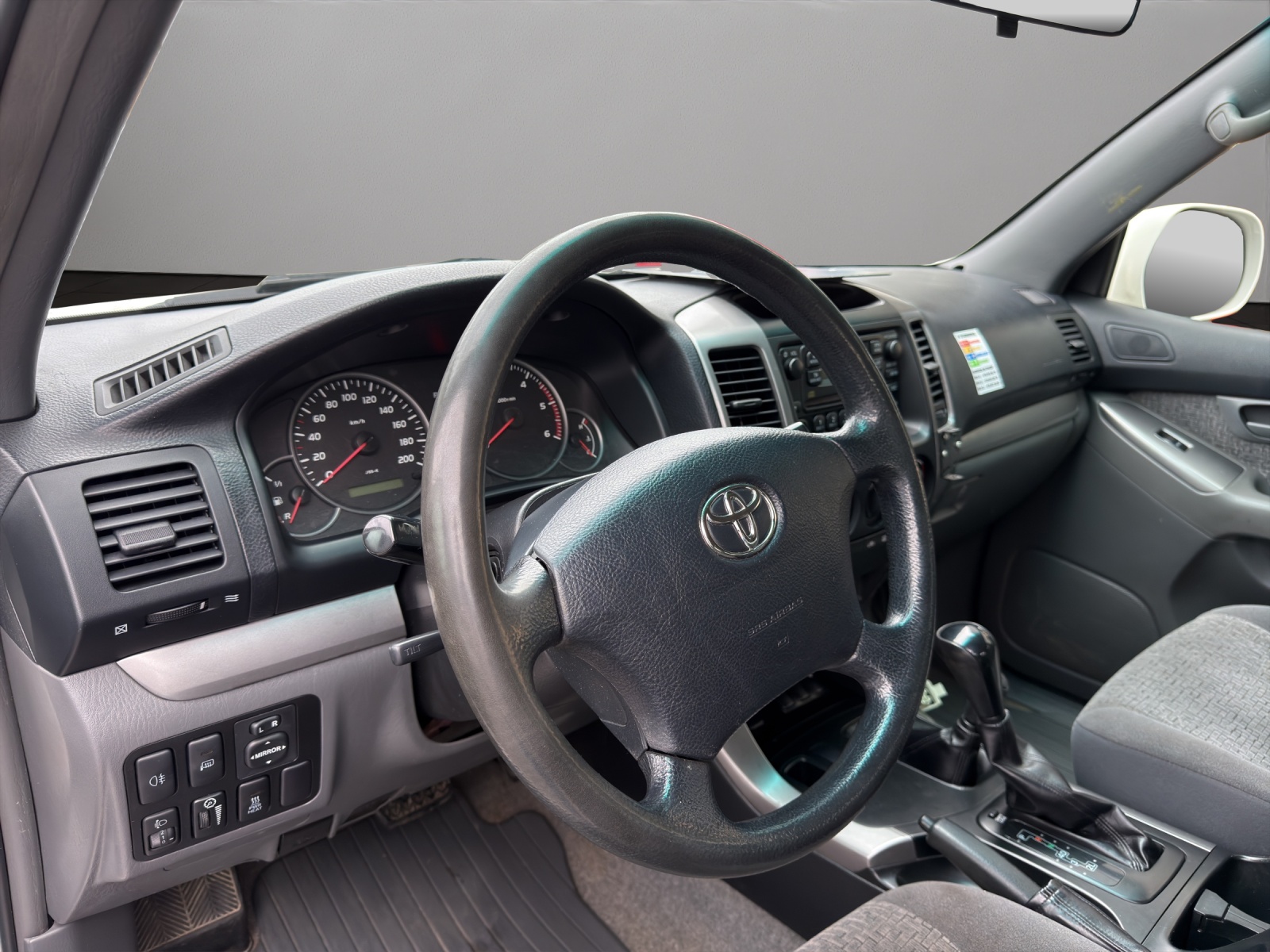 TOYOTA Land Cruiser 3.0 TD Linea Sol Executive-image-9