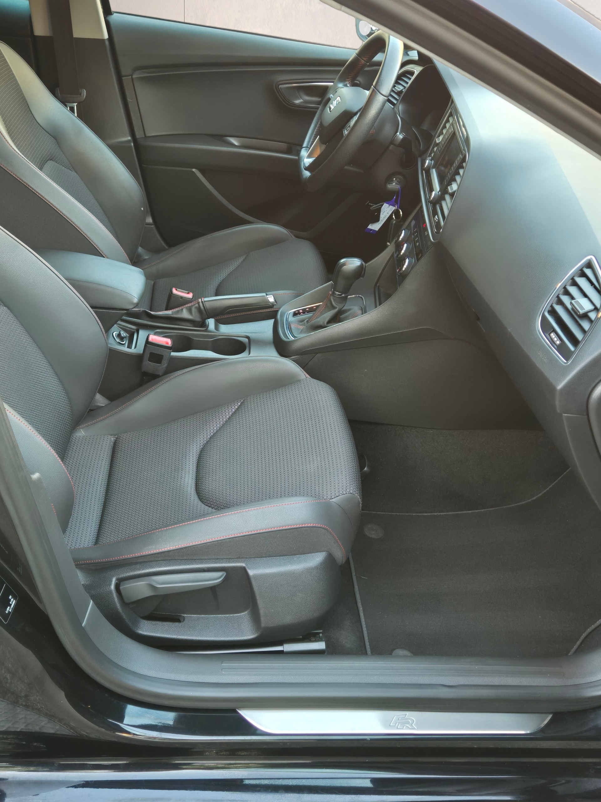 SEAT Leon ST 1.8 TSI FR DSG-image-7