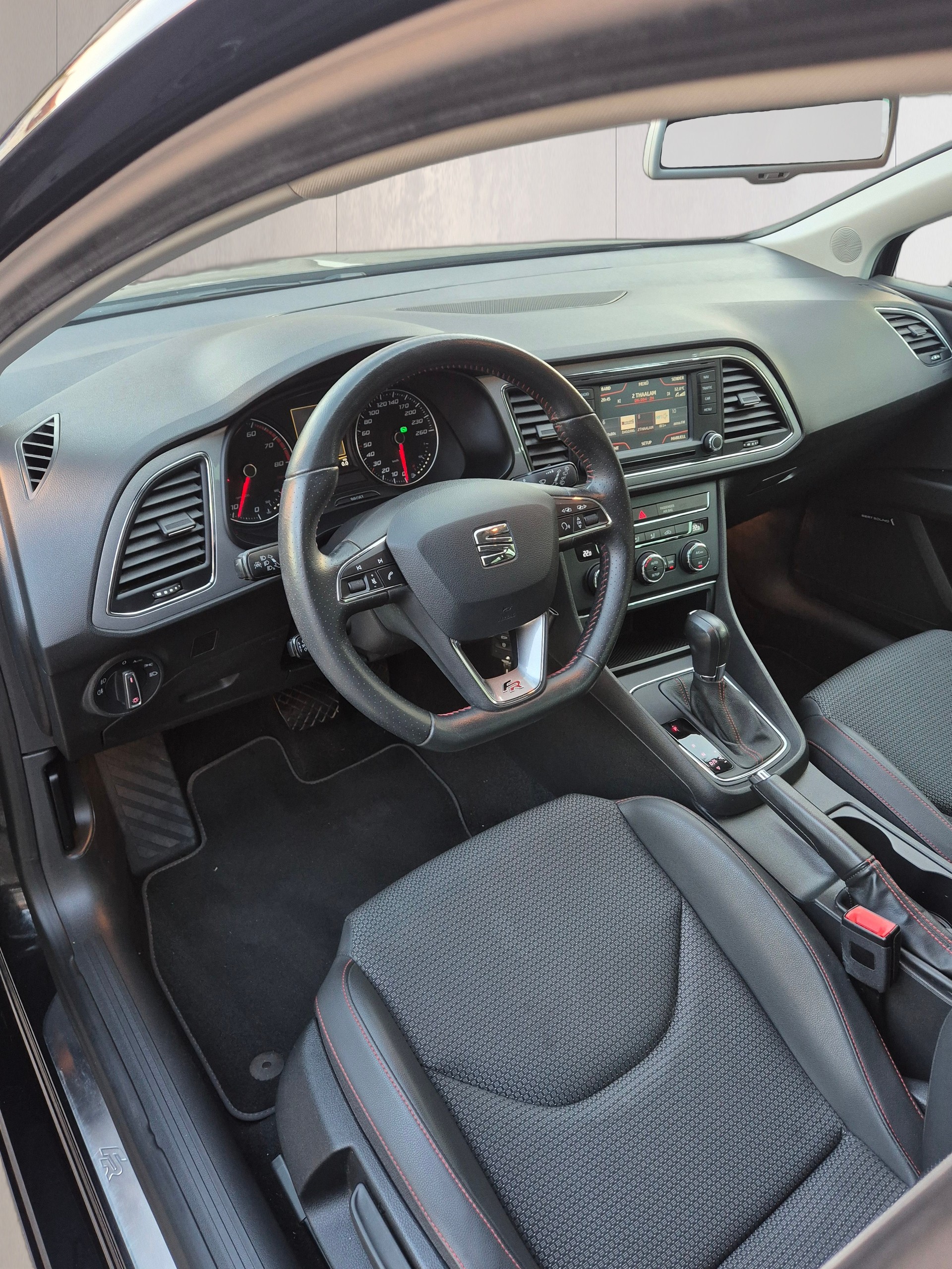 SEAT Leon ST 1.8 TSI FR DSG-image-9